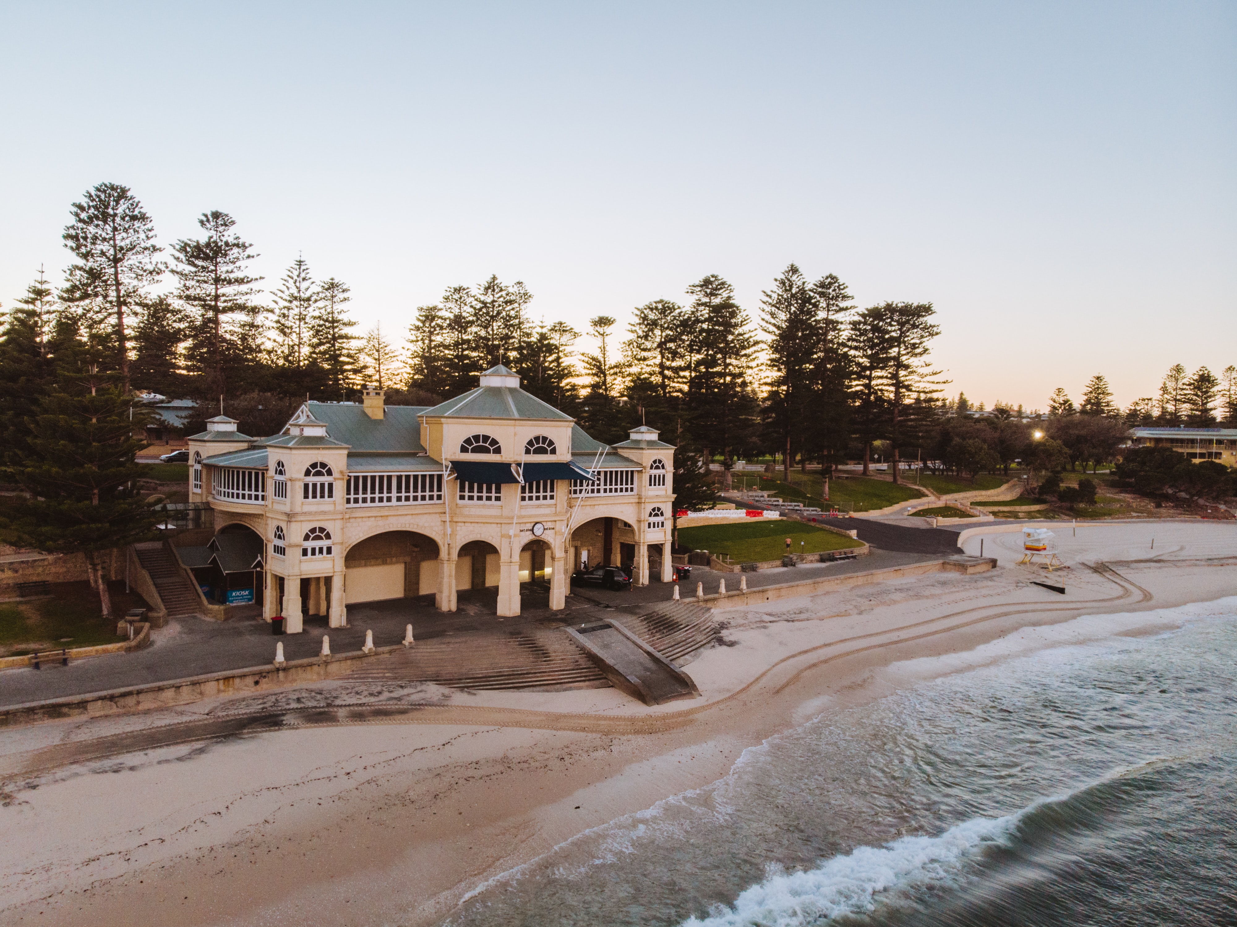 Ilustrasi pantai di Perth (sumber gambar Unaplsah/Dylan Alcock)