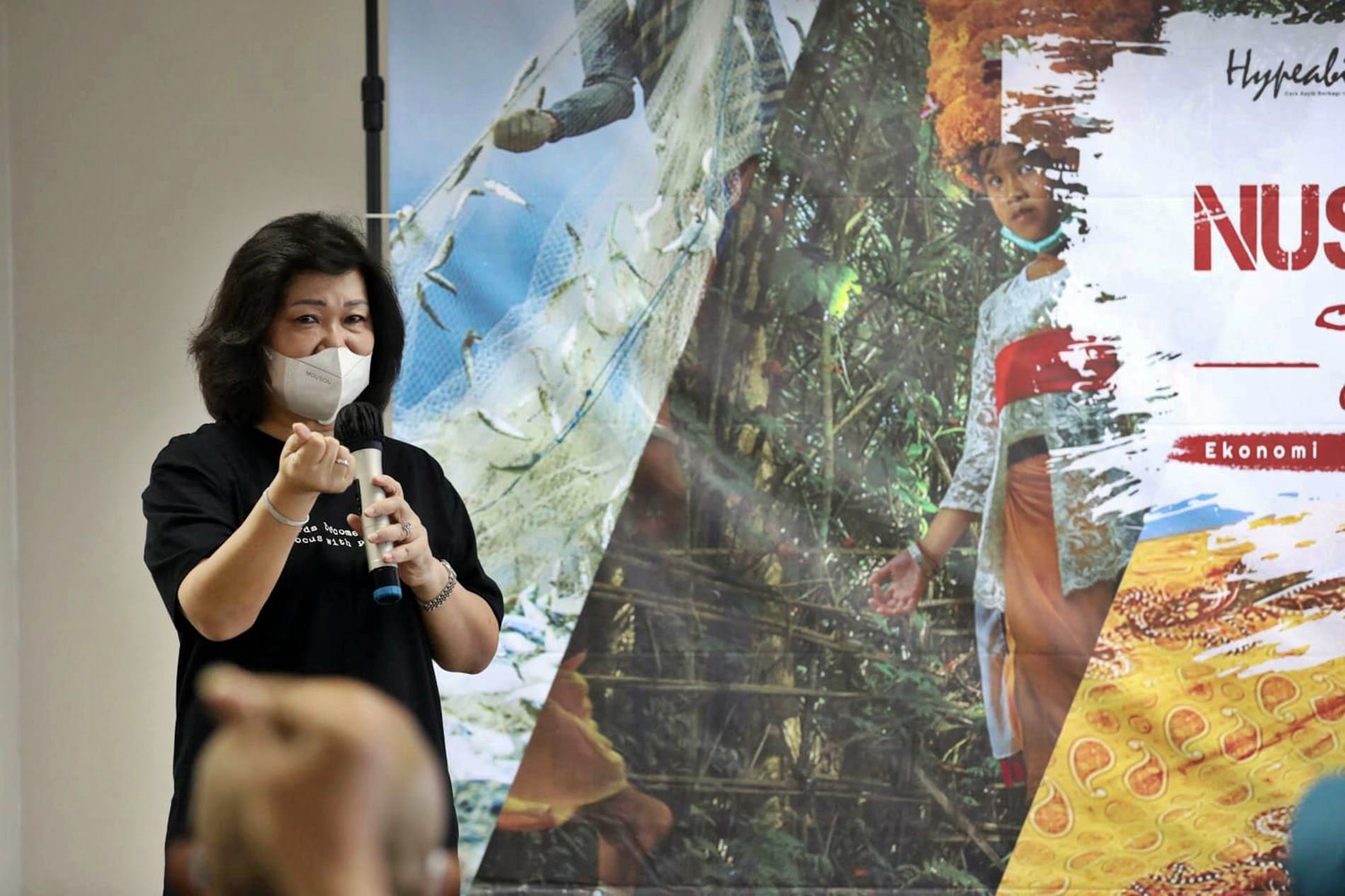 Presdir PT Jurnalindo Aksara Grafika Lulu Terianto memberikan sambutan saat pembukaan penjurian Lomba Foto Nusantara Sakti. (Himawan L. Nugraha/Hypeabis.id)