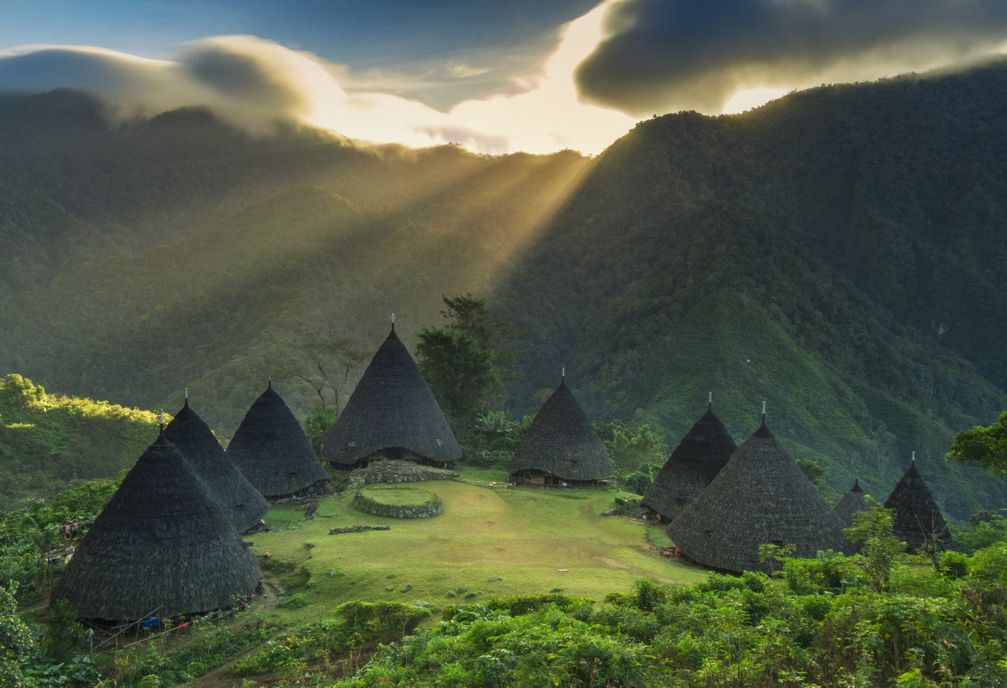 Desa Wae Rebo (Sumber gambar: PegiPegi)