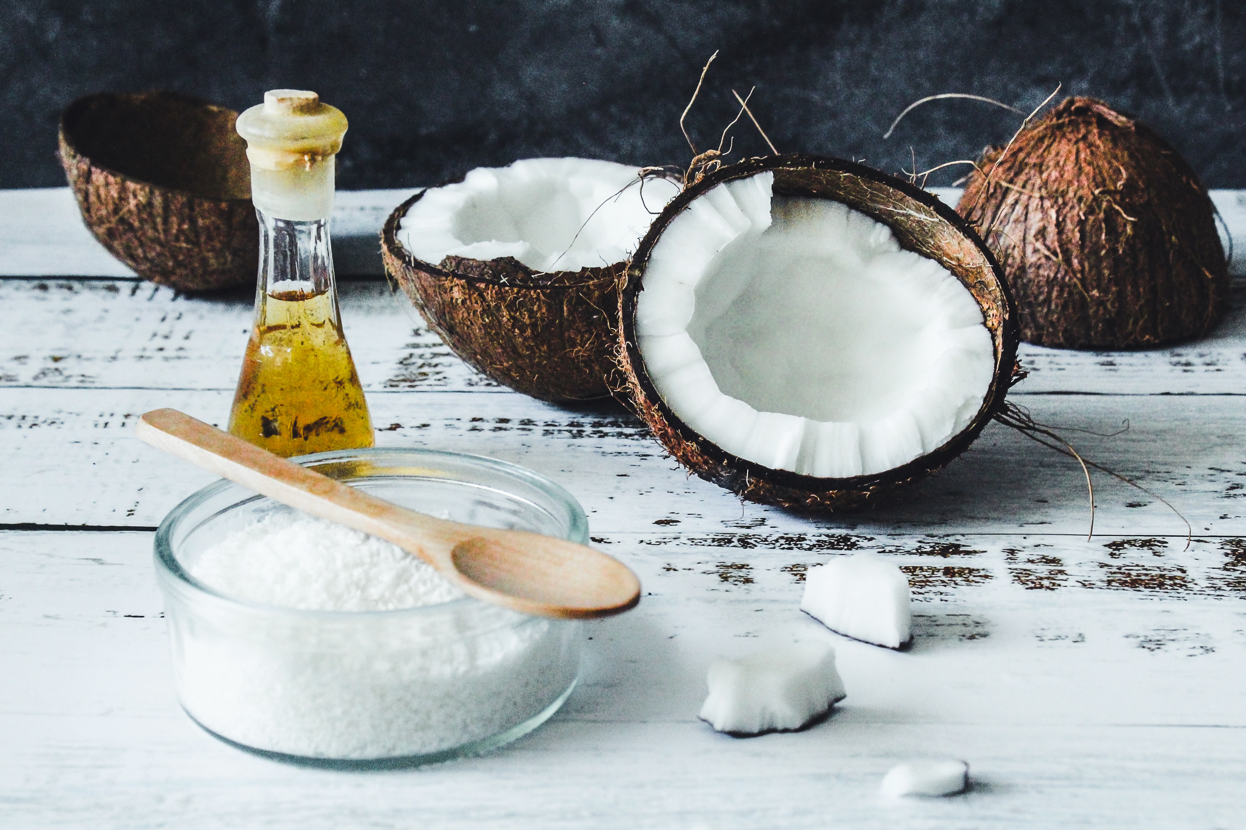 Minyak kelapa (Sumber gambar: Tijana Drndarski/Unsplash)