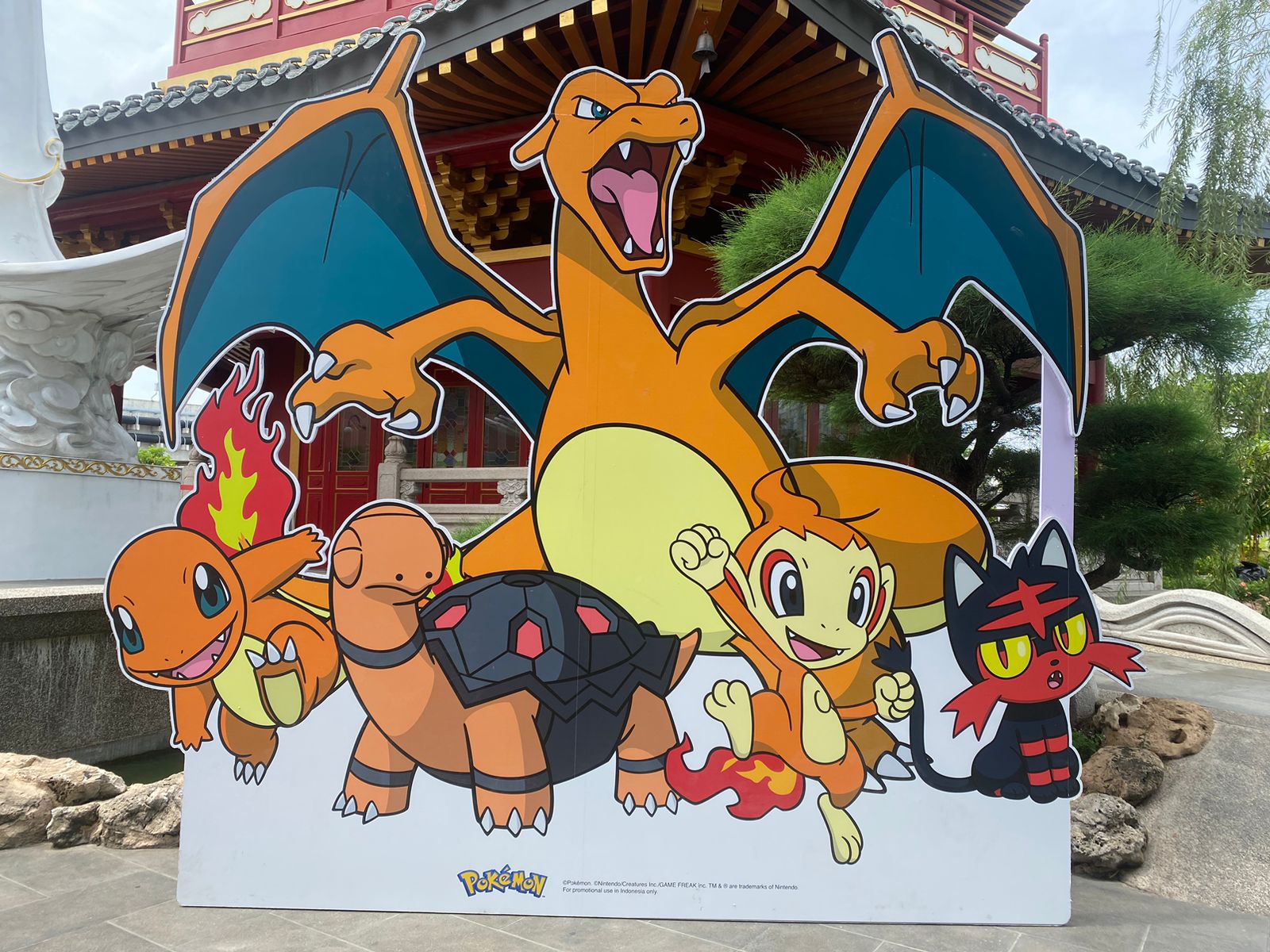 Tampilan instalasi standee di Pantjoran Pantai Indah Kapuk. (Sumber gambar: AKG Entertainment)