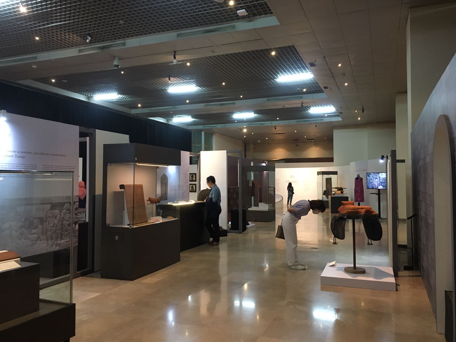 Suasana pameran The Truth Inside You di Museum Nasional (Sumber gambar: Hypeabis.id/Luke Andaresta)