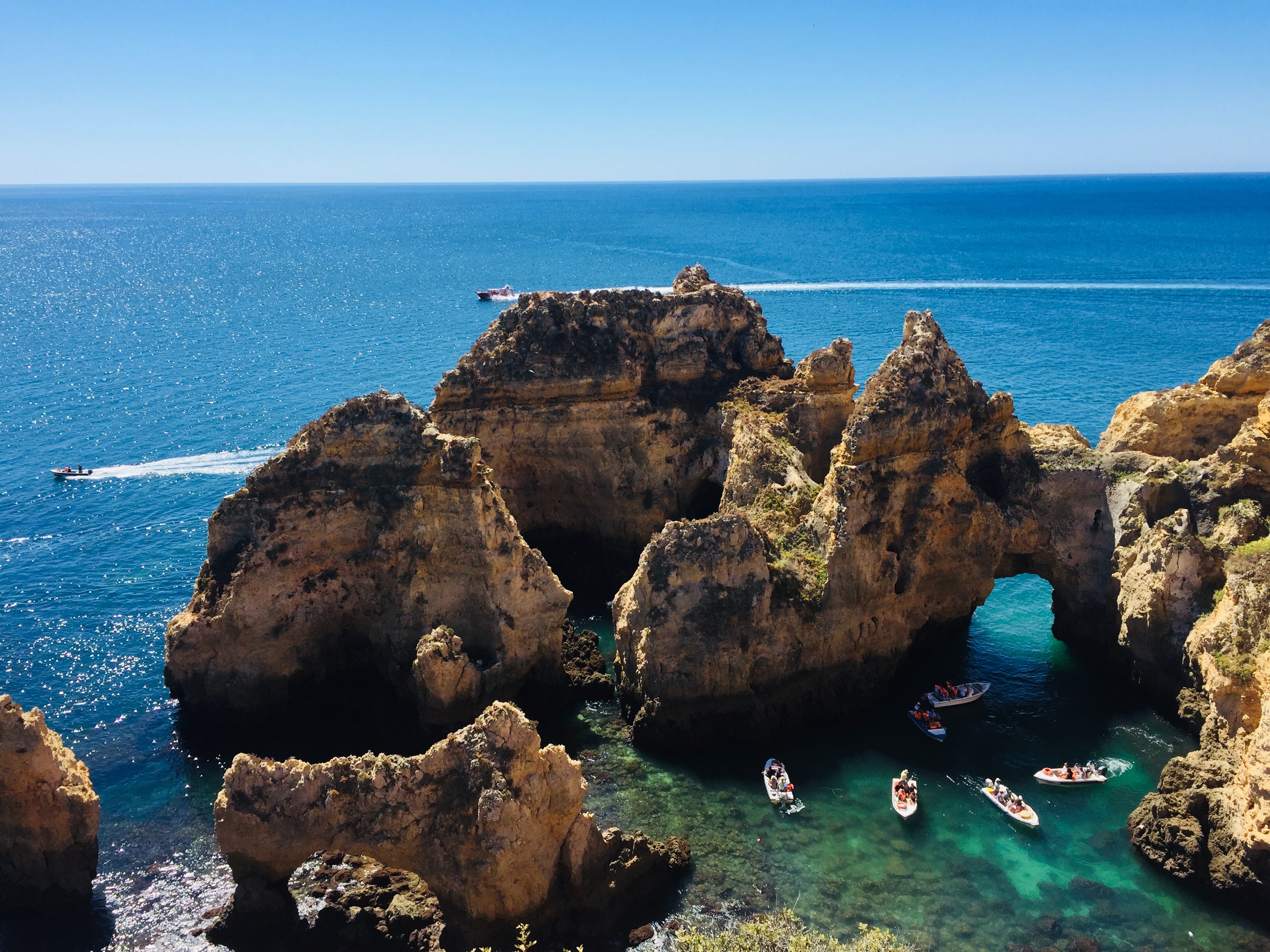 Ponta da Piedade (sumber gambar Unsplash/ Cristiano Pinto)