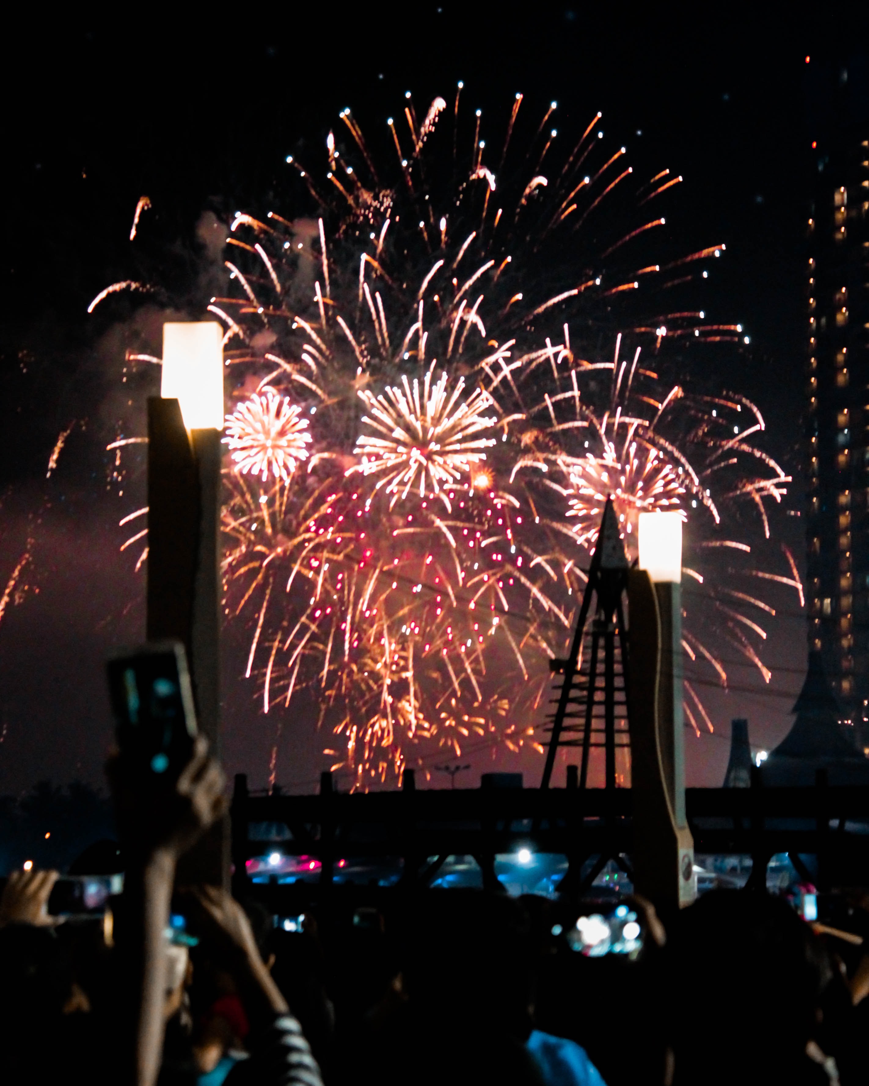 llustrasi malam tahun baru di Jakarta (Sumber gambar: David Ananda/Unsplash)
