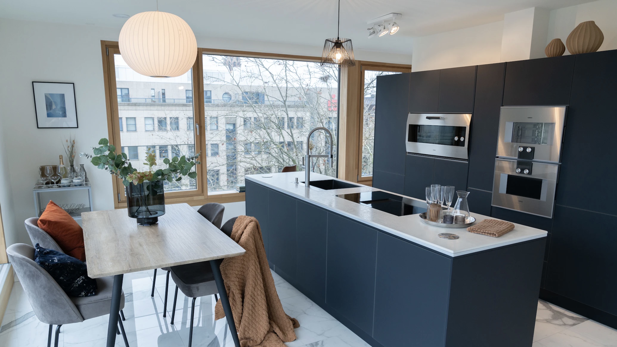 Ilustrasi dapur yang menyesuaikan tahun Kelinci Air. (Sumber gambar : Unsplash/Jana Heinemann)