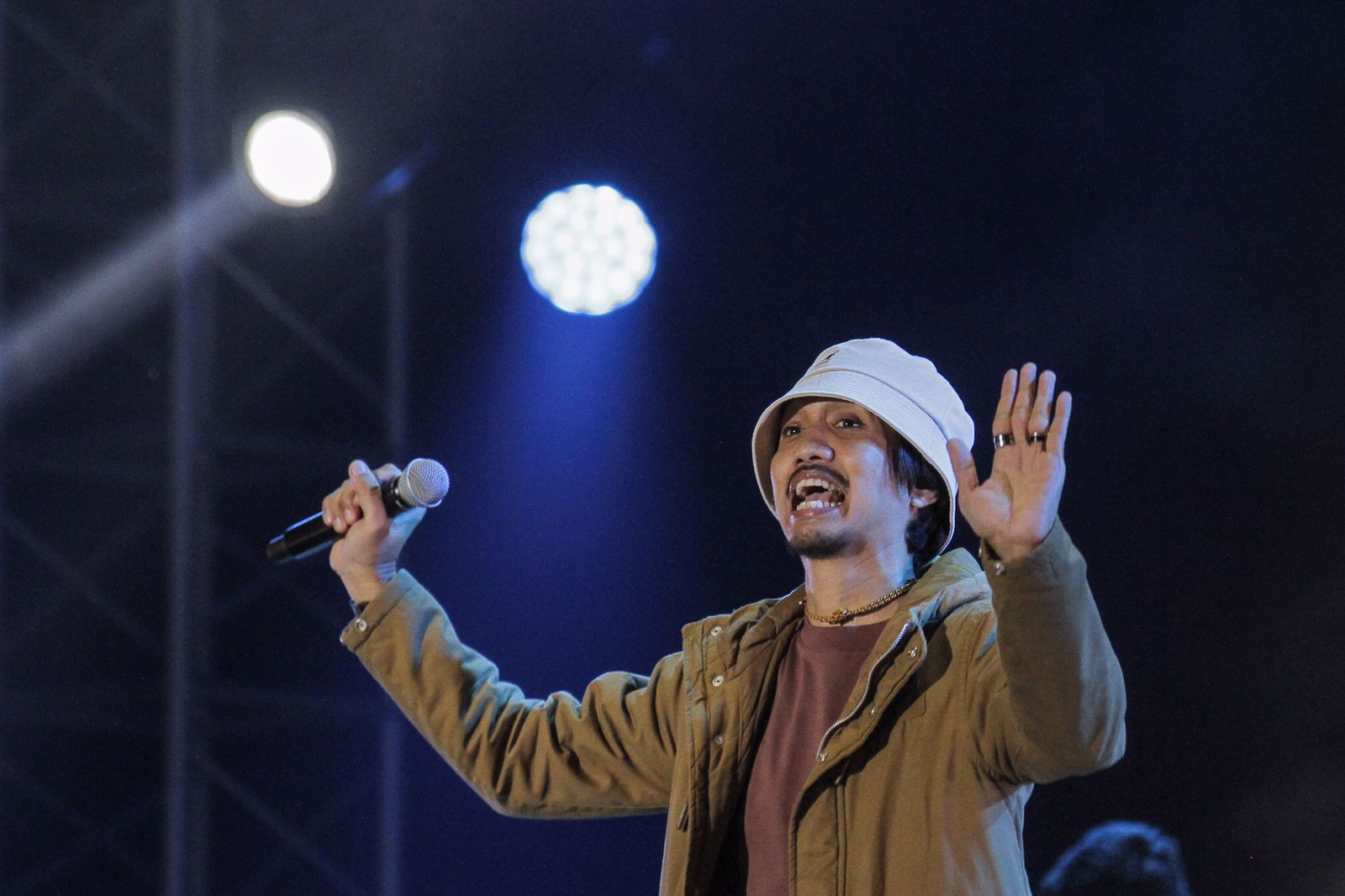 Penampilan Sheila On 7 dalam konser tunggal Tuunggu Aku di Jakarta yang berlangsung di Jiexpo Kemayoran, Jakarta, Sabtu (28/1/2023) sukses menghipnotis para Sheila Gank. (Hypeabis.id/Fanny Kusumawardhani )
