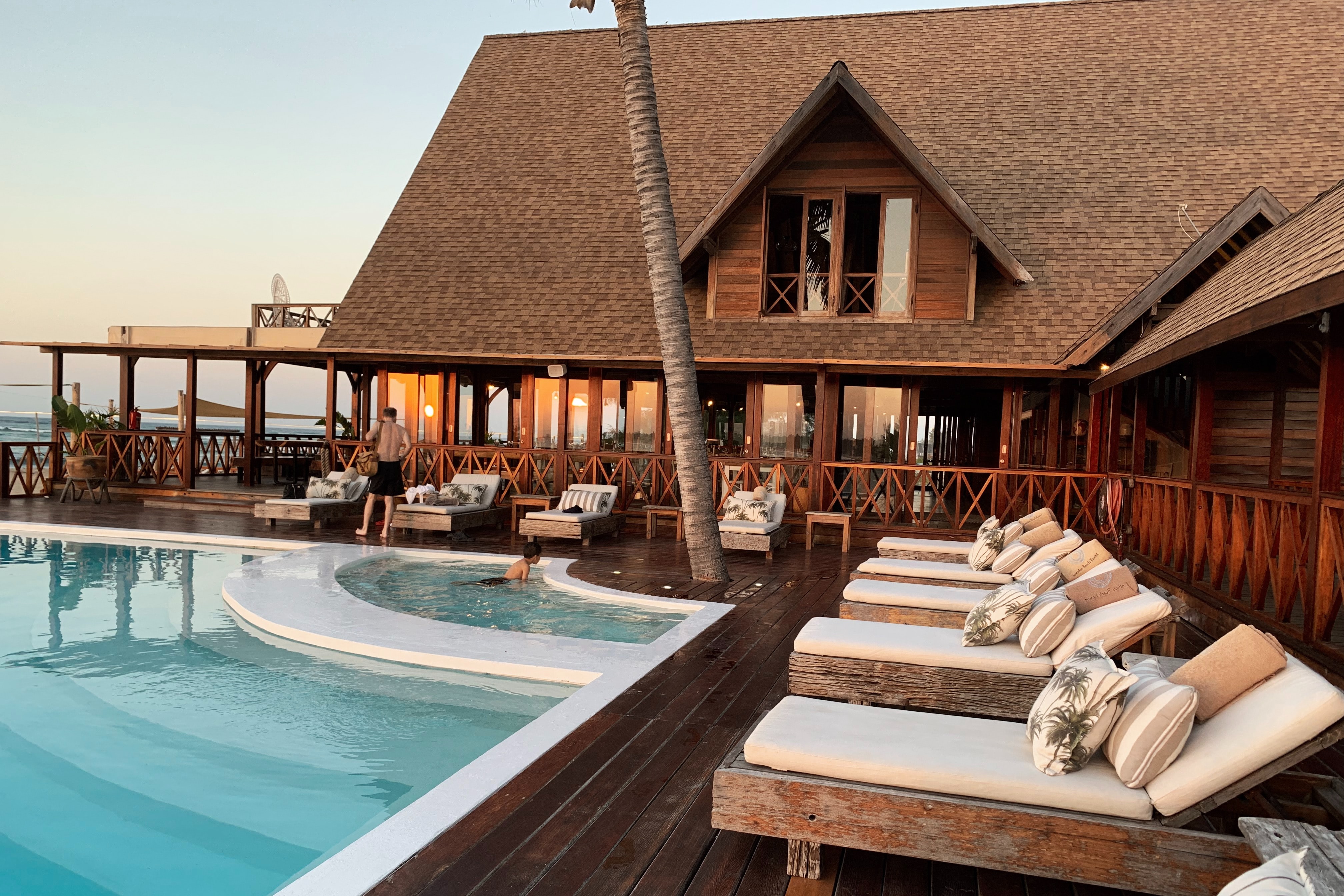 Ilustrasi resort. (Sumber foto: Unsplash/Edvin Johansson)