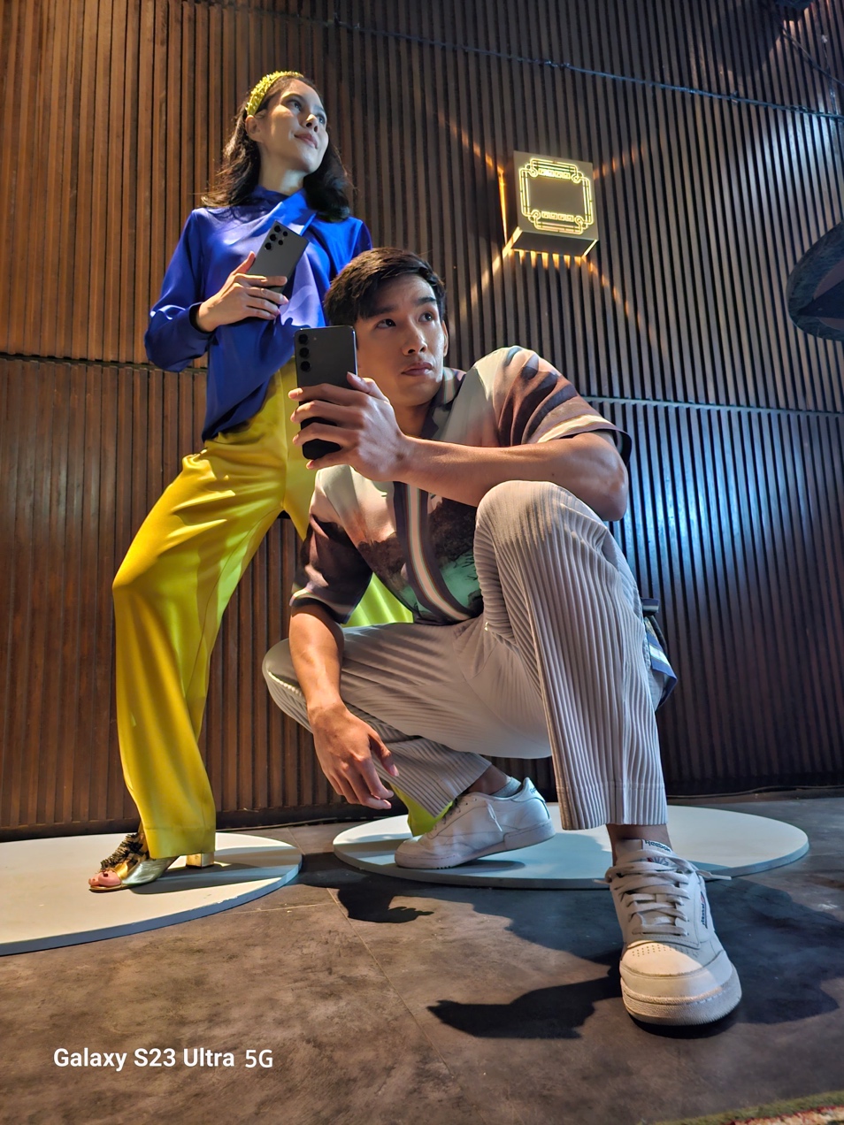 Full body fashion look (Sumber gambar: Dok. Samsung)