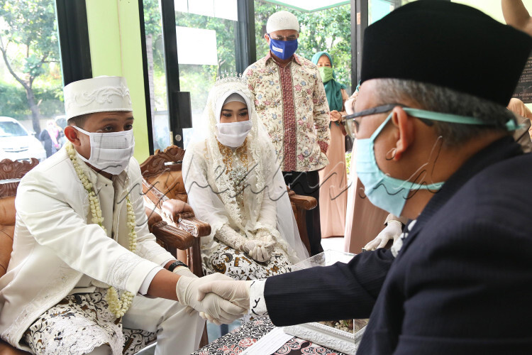 Prosesi akad nikah saat PSBB (Sumber: Bisnis/Eusabio Chrysnamurti)