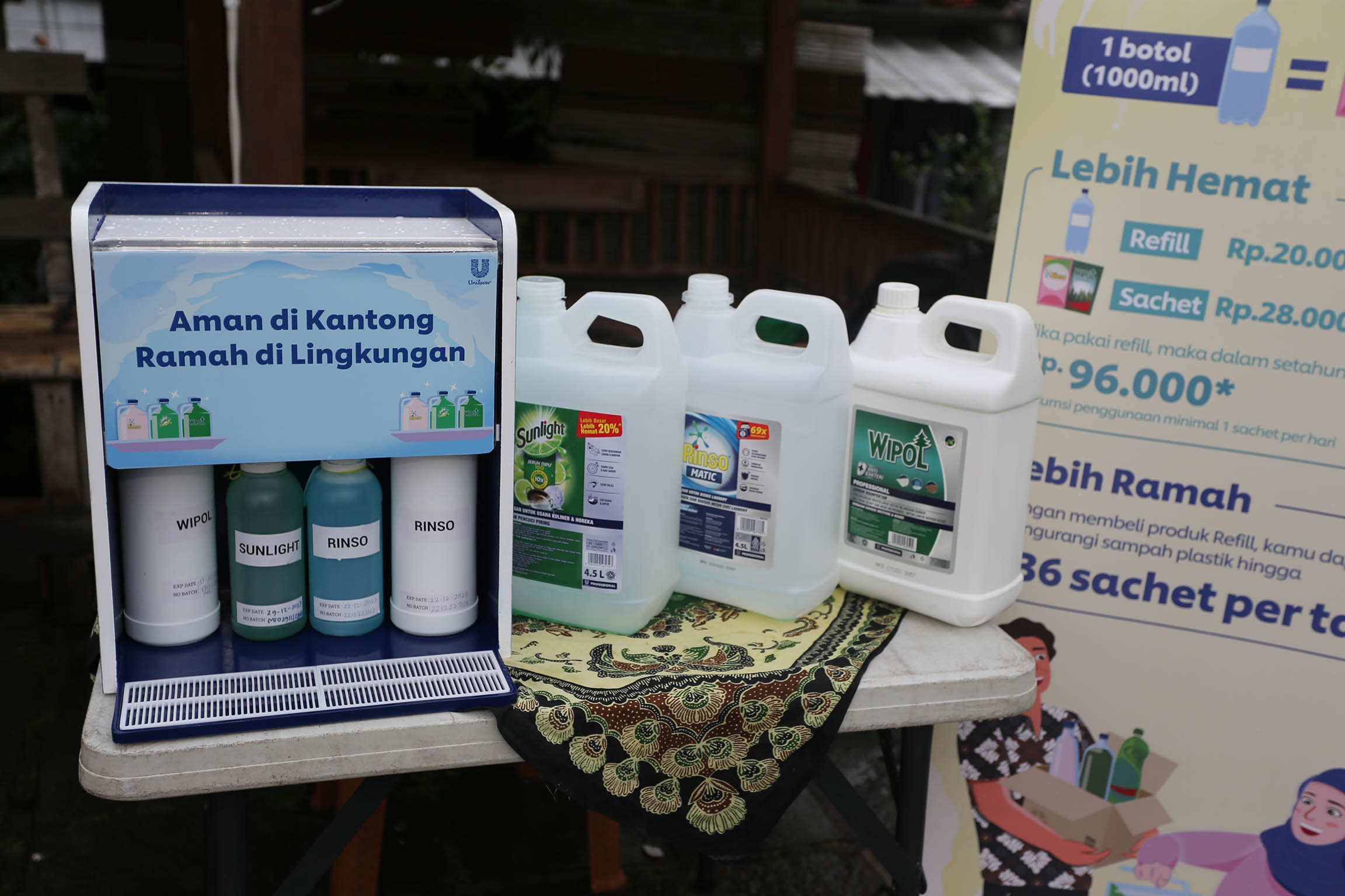 Refill Station di Bank Sampah Unilever Indonesia (Sumber Foto: Unilever Indonesia)