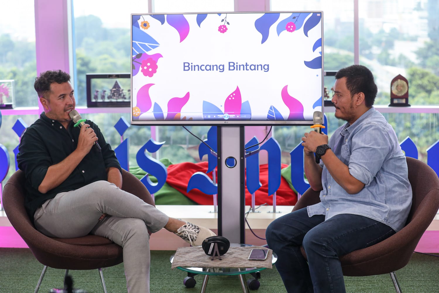 Rifat Sungkar dalam acara Bincang-bincang Eectric Vehicle di Wisma Bisnis Indonesia (sumber gambar Hypeabis.id/ Abdurachman)