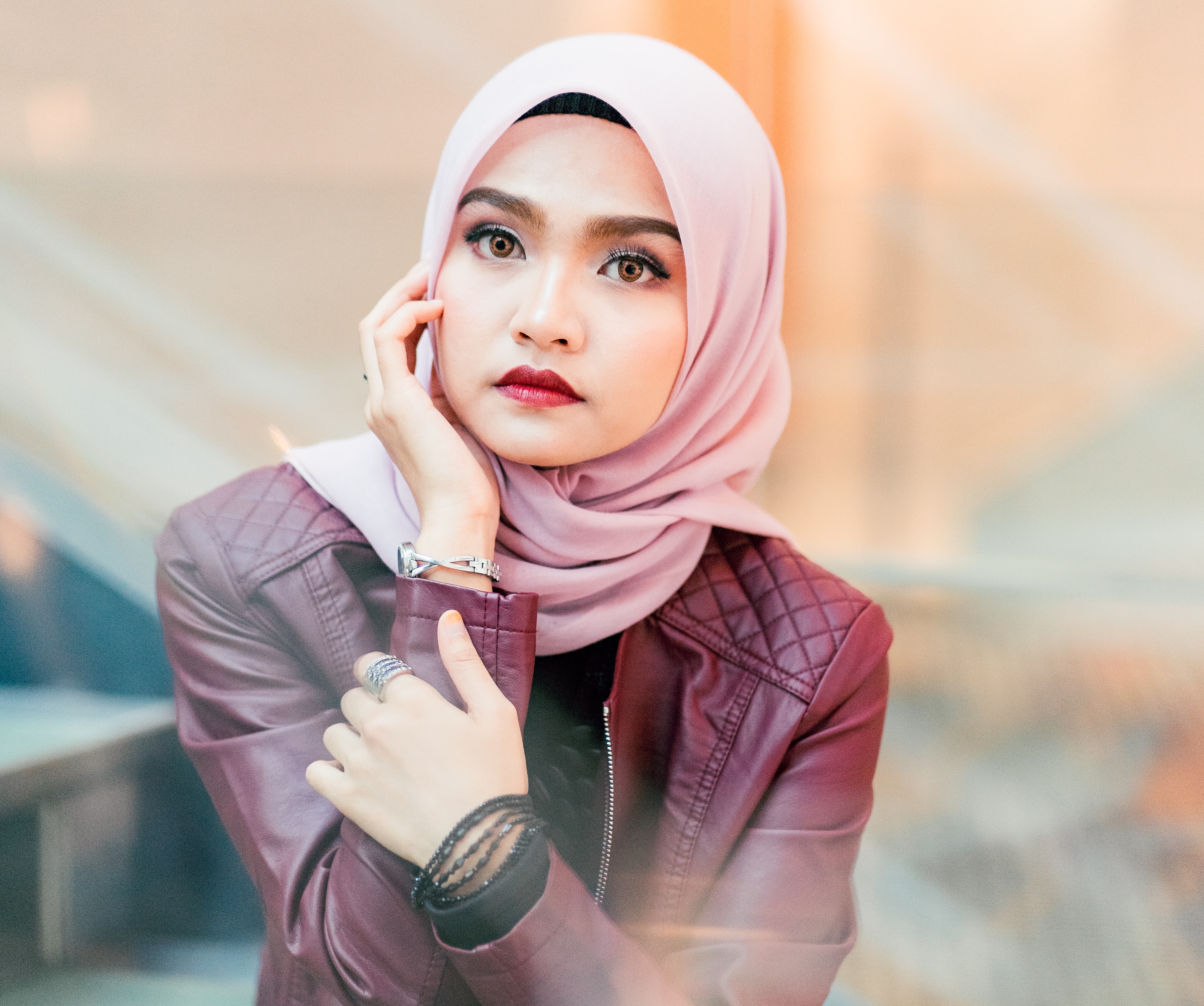 Leather jacket (Sumber gambar: Muhammad Faiz/Unsplash)