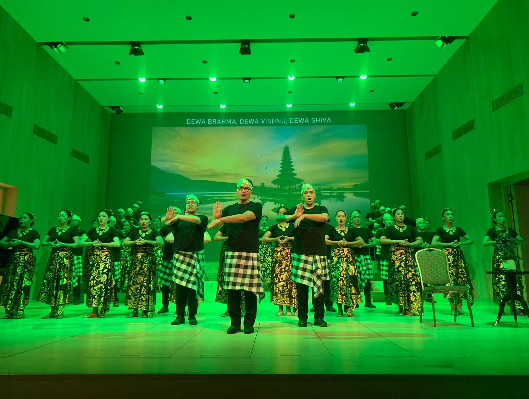 Batavia Madrigal Singers akan tampil mewakili Indonesia di acara World Symposium on Choral Music (WSCM) di Istanbul, Turki, pada 26-27 April 2023 mendatang (Sumber gambar: Hypeabis.id/Luke Andaresta)