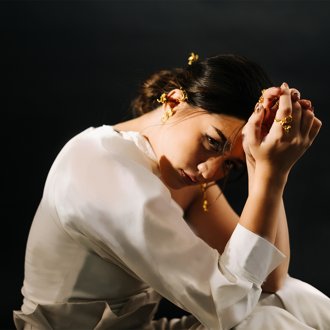 Penyanyi Tiara Effendy kembali menyapa para penggemarnya dengan merilis single keenam berjudul Jika Bisa Kulupa. Dibantu kembali oleh Pika Iskandar sebagai penulis dan diproduksi bersama Loop Music, lagu ini berkisah tentang seorang perempuan yang tersakiti dan terjebak dalam bayang-bayang seseorang karena cinta yang terlalu besar. 