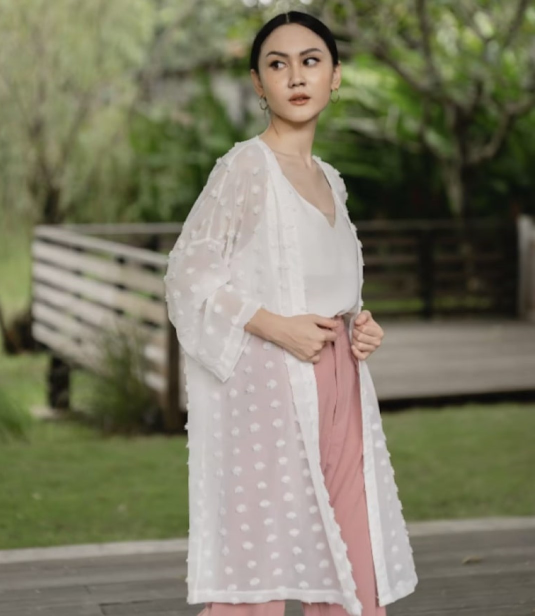 Outfit Lebaran (Sumber Foto: Hello Fabulo)