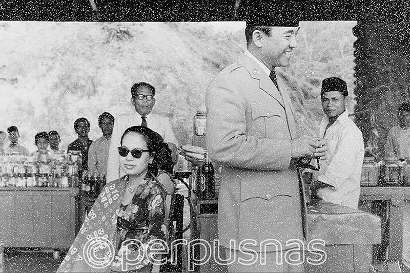 Kunjungan ke Puncak Pass (Sumber foto: Perpusnas)