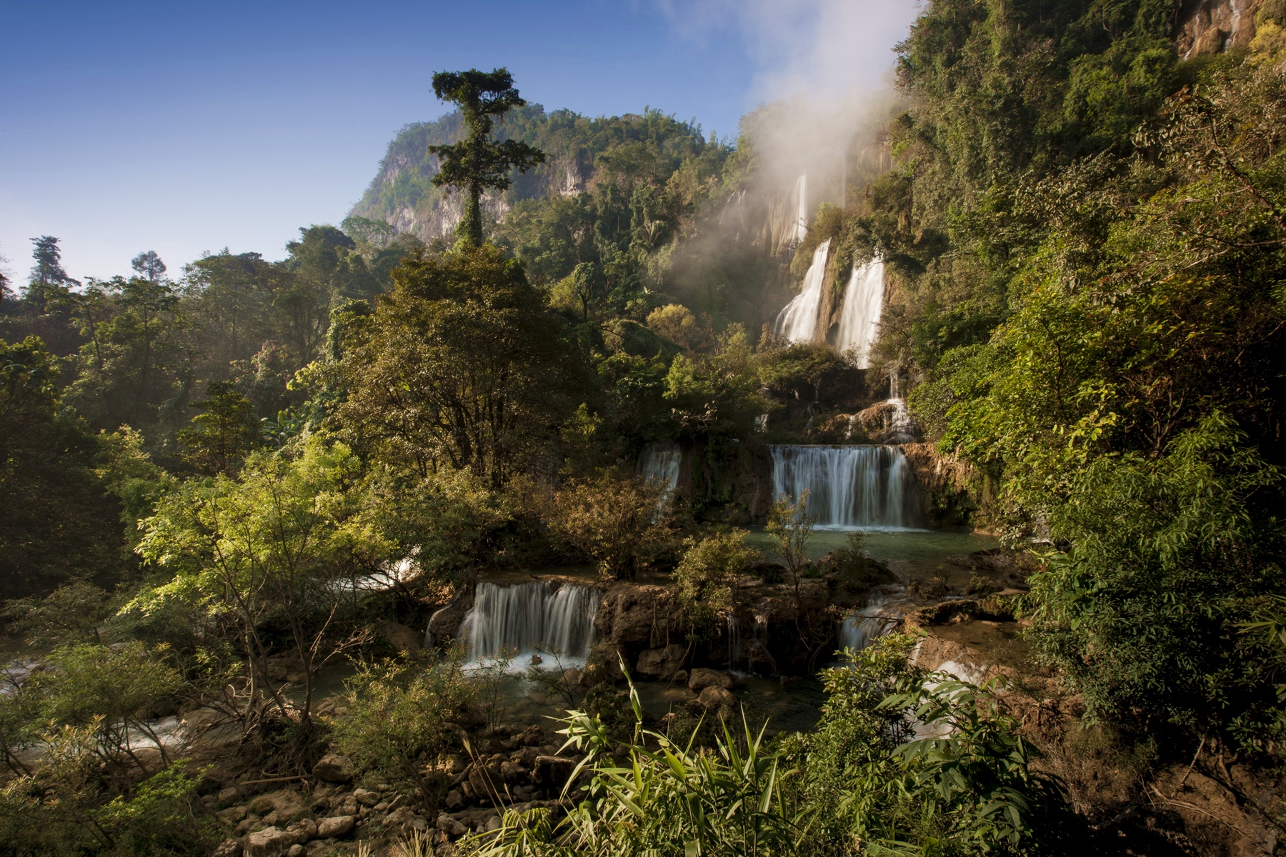 Thi Lo Su (Sumber foto: tourismthailand.org)