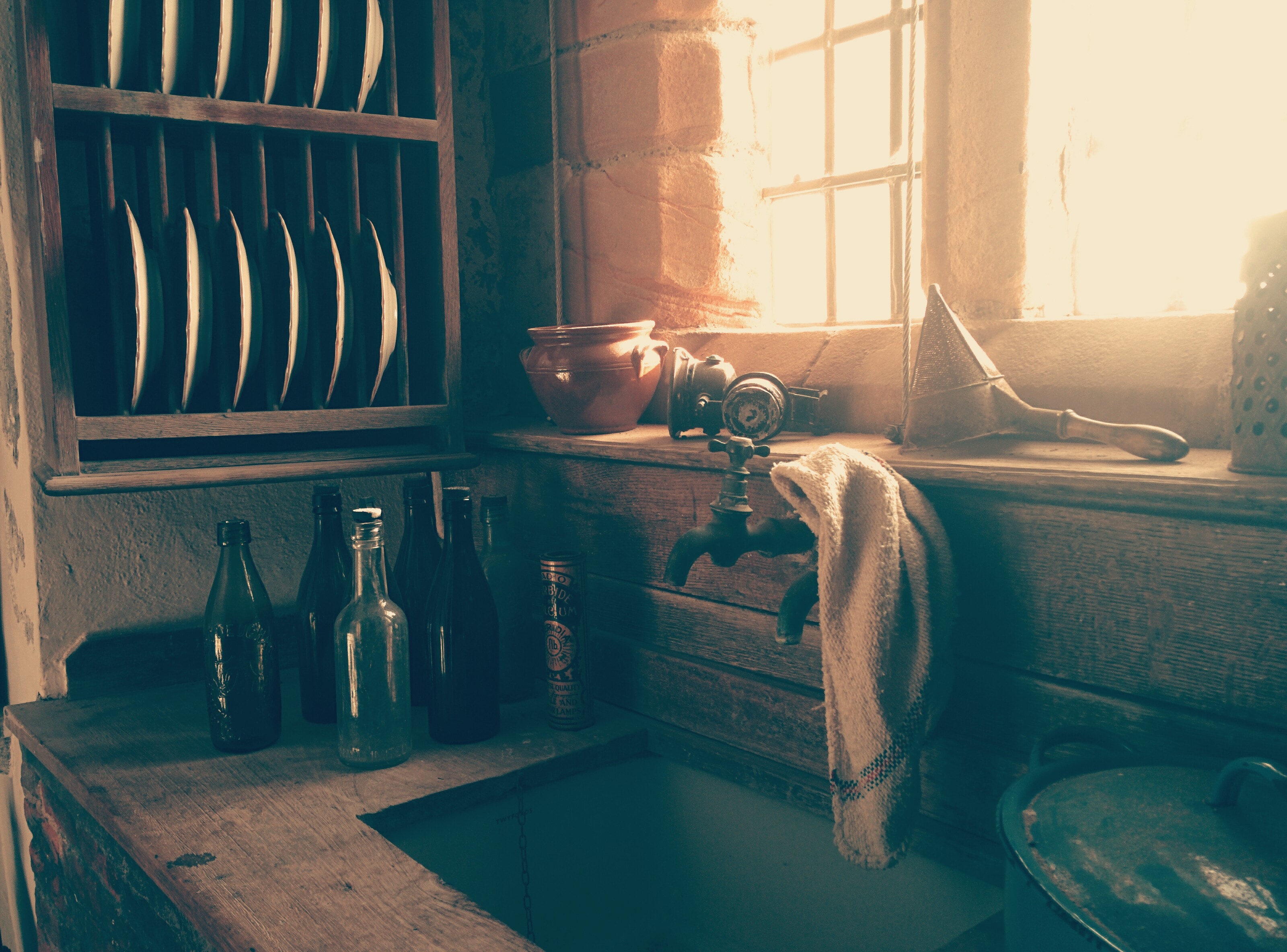 Ilustrasi dapur gelap (Sumber foto: Unsplash/jim-digritz)