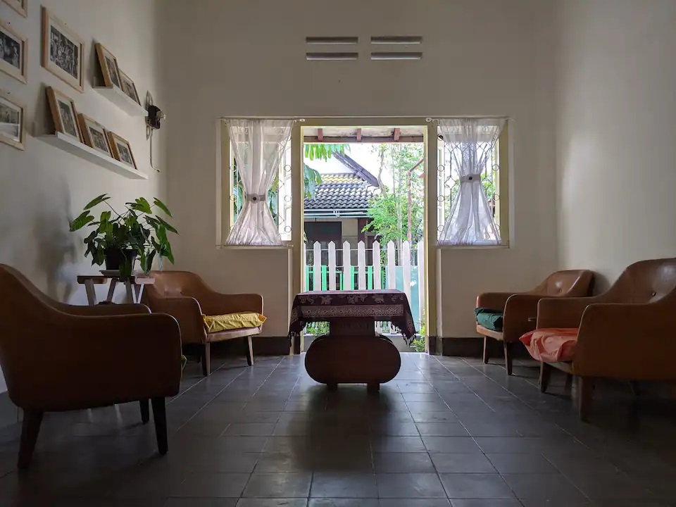 Roemah Diadjeng (Sumber foto: Airbnb)