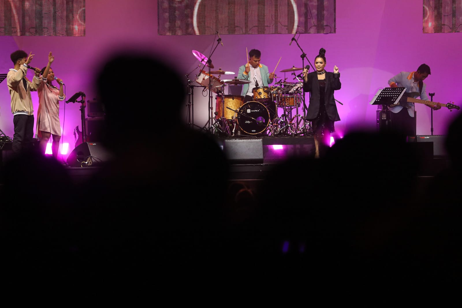 Vina Panduwinata di BNI Java Jazz Festival 2023 (Sumber: Hypeabis.id/Arief Hermawan P)