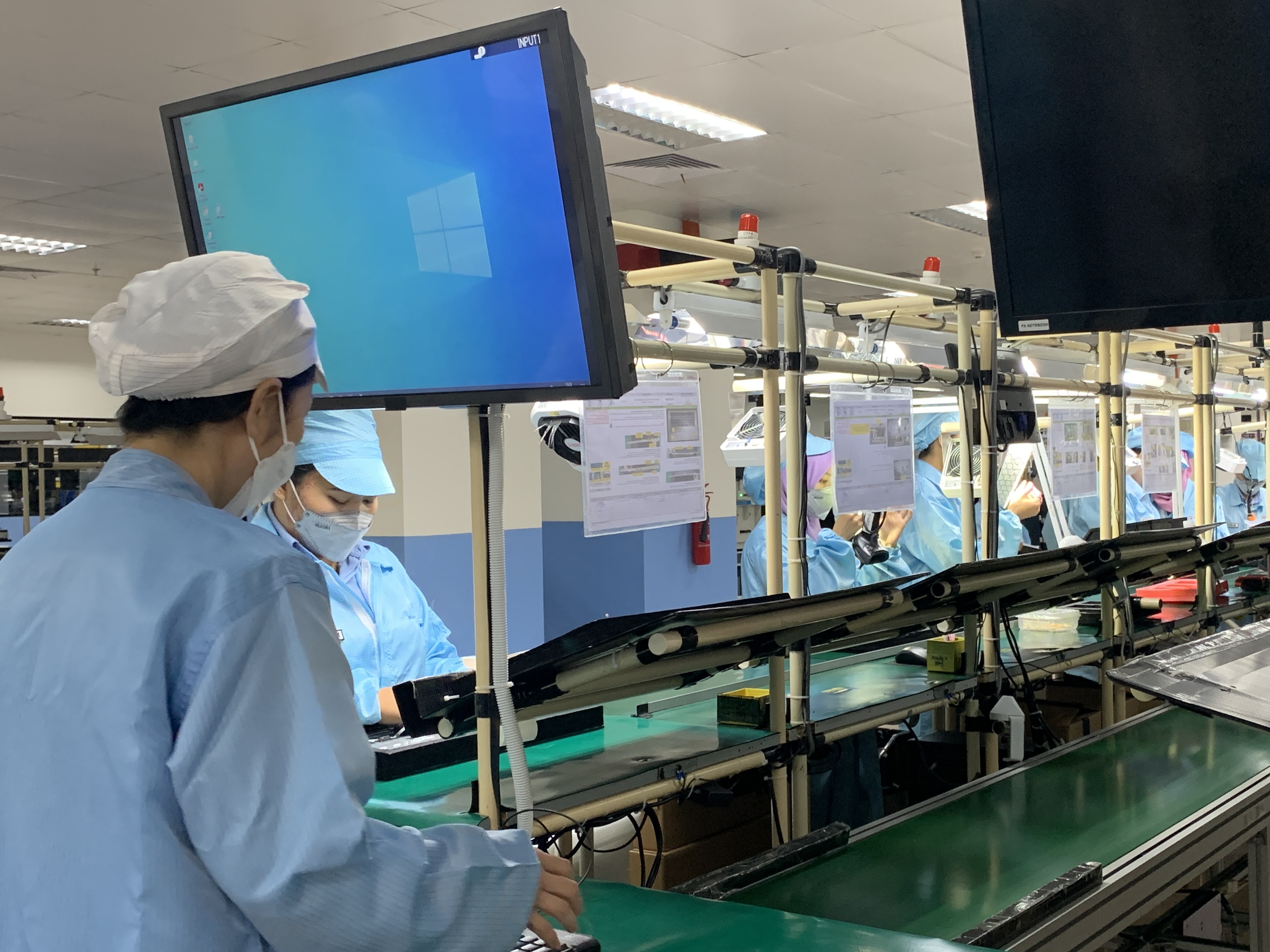 Assembly line produk ASUS Indonesia di PT Sat Nusapersada Tbk., Batam, Kepulauan Riau, Senin (19/6/2023). (Sumber foto: Hypeabis/Nirmala Aninda)