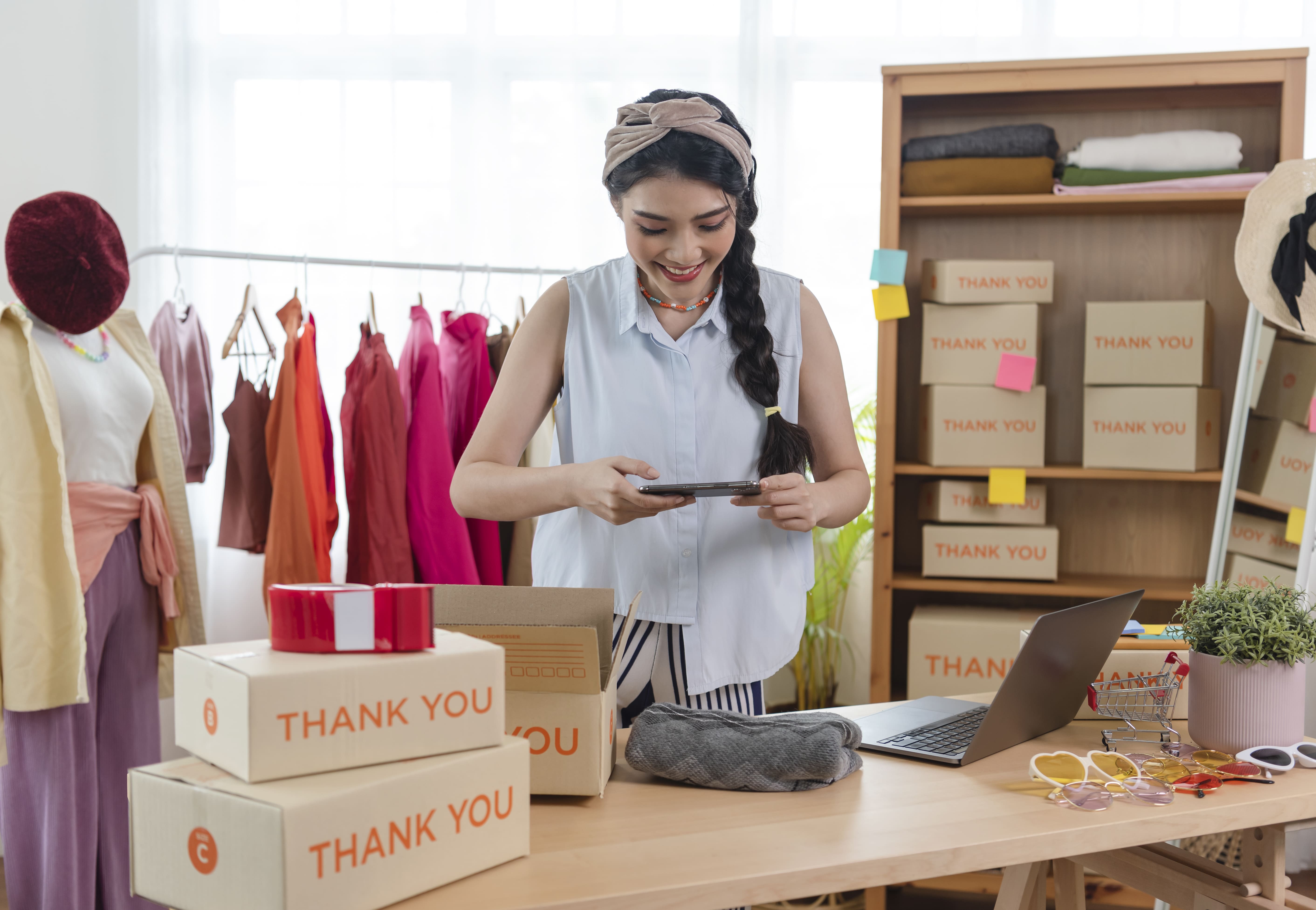 Ilustrasi social commerce makin diminati (Sumber gambar: Freepik)