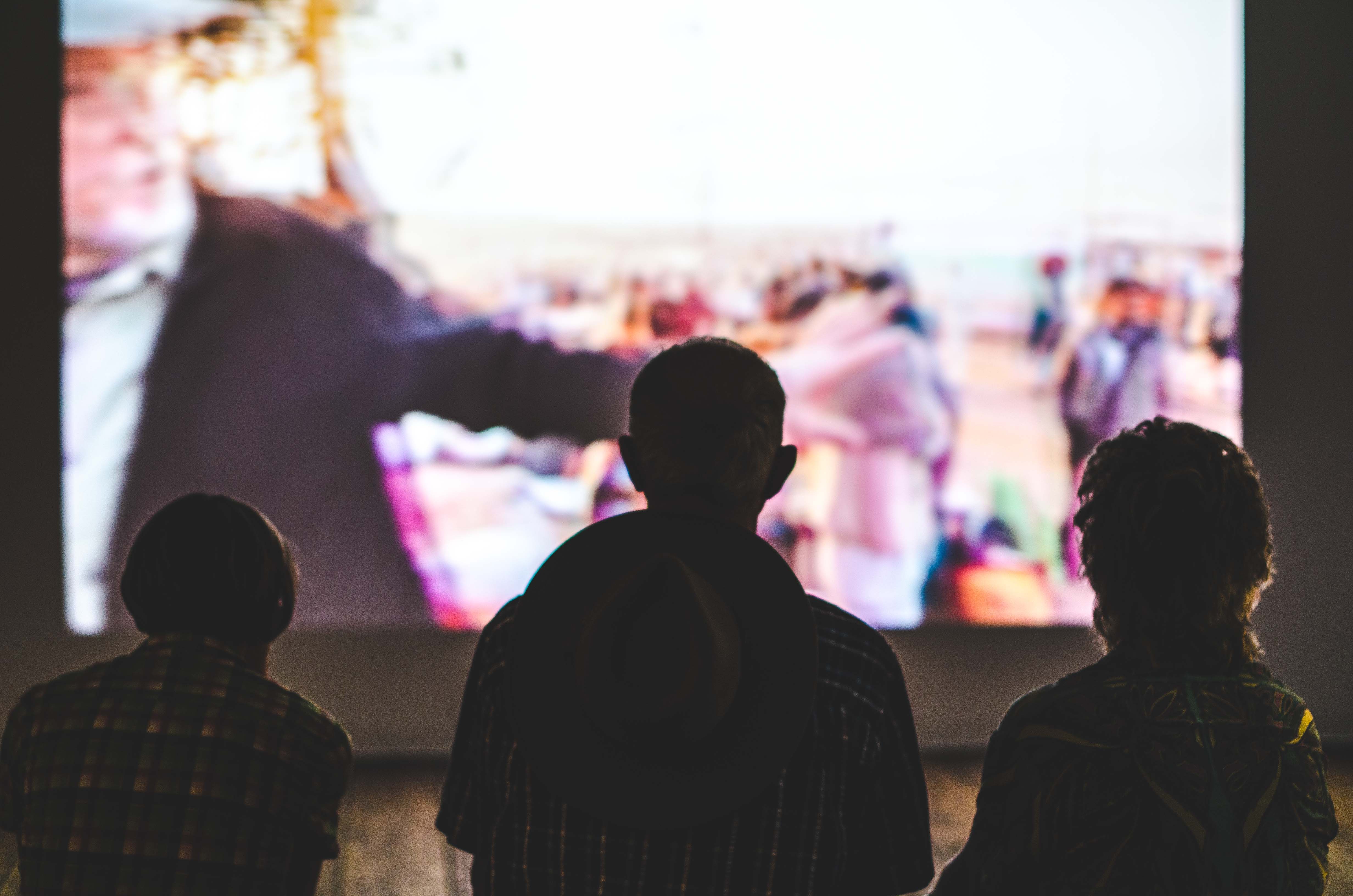 Cerita yang segar dan ada kebaruan menjadi kunci film menarik (Sumber gambar: Aneta Pawlik/Unsplash)