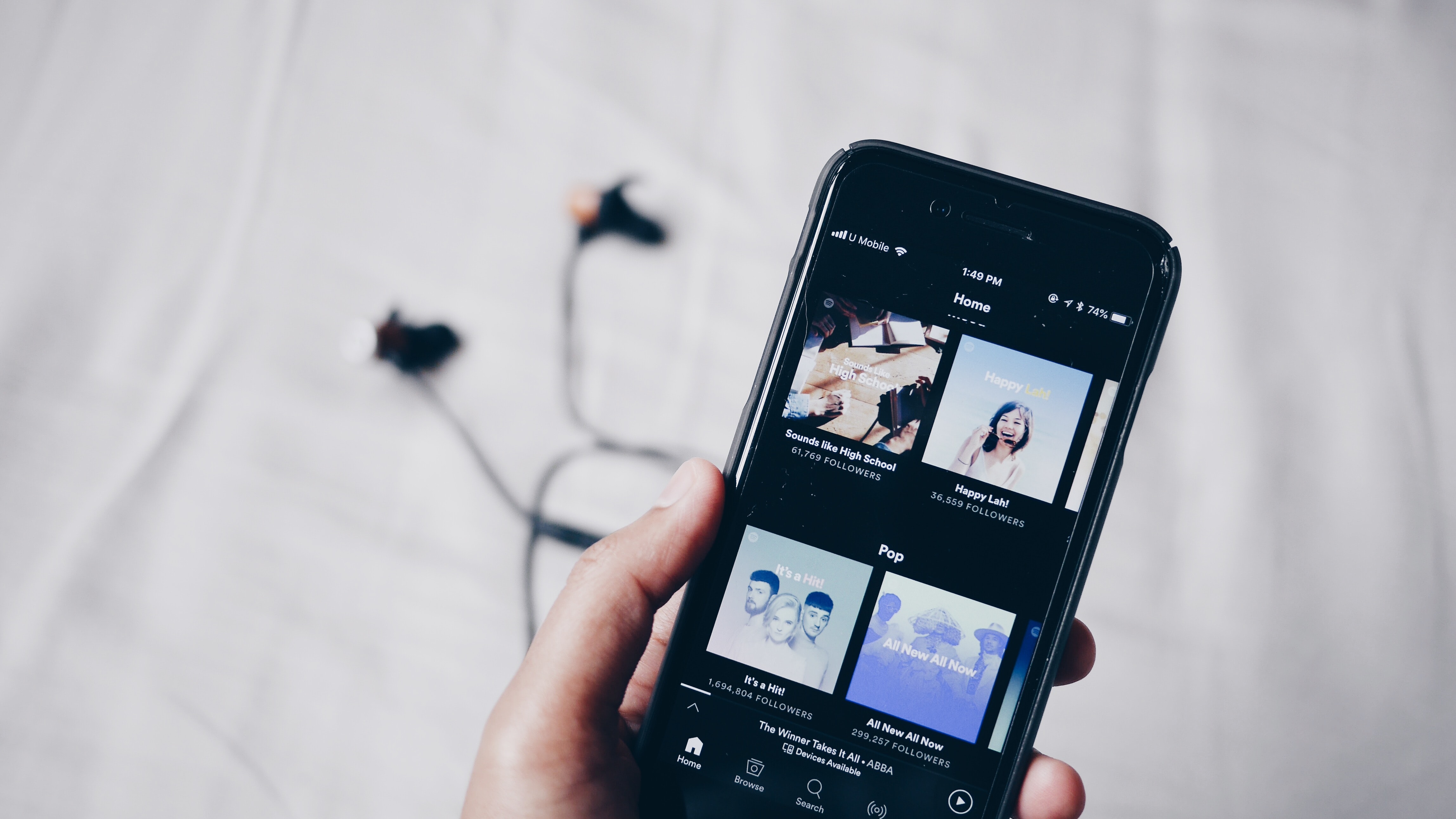 Ilustrasi musik video dan playlist Spotify (sumber gambar Unsplash/Fath)