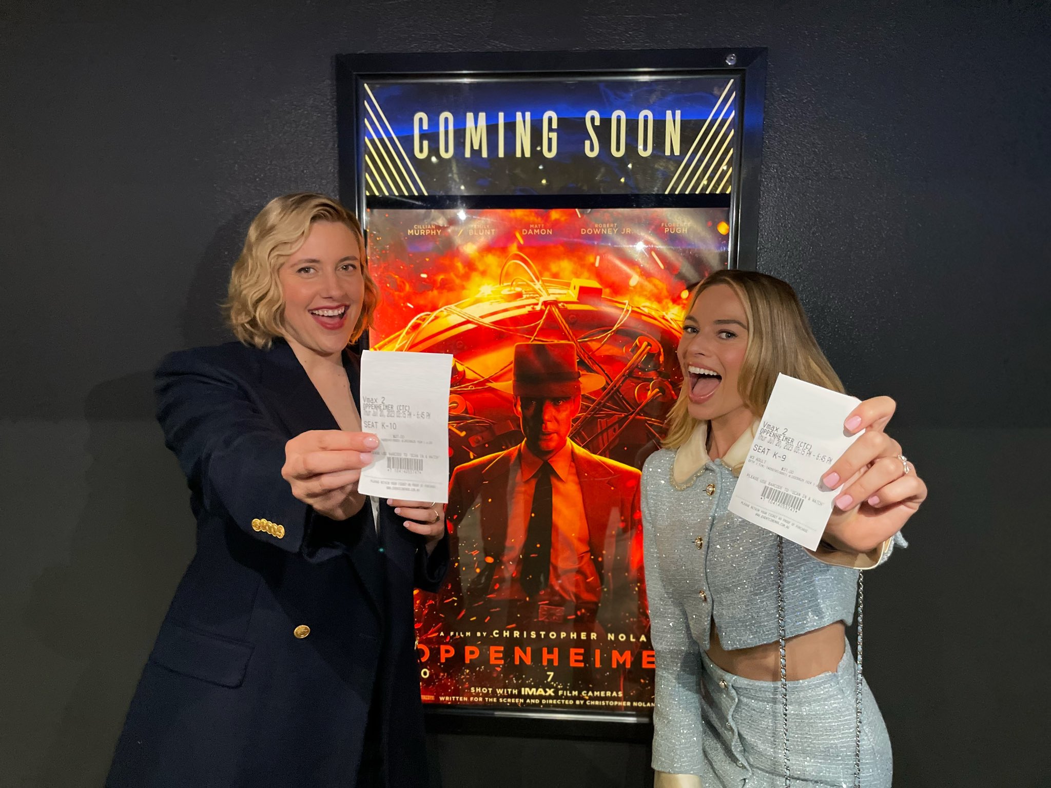 Margot Robbie dan Greta Gerwig menonton film "Oppenheimer" (Sumber: Twitter/@barbiethemovie)