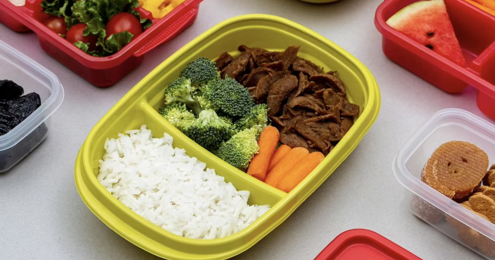 Ilustrasi kotak bekal makan anak. (Sumber gambar : Freepik)