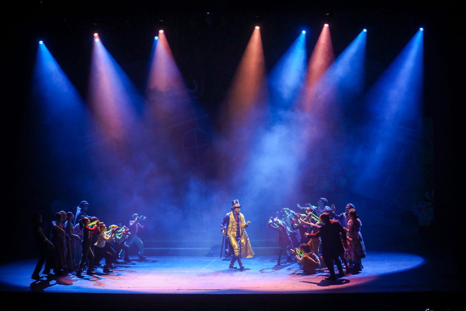 Salah satu adegan pertunjukan  Drama Chocolate Factory The Musical  (sumber gambar Hypeabis.id/Abdurachman)