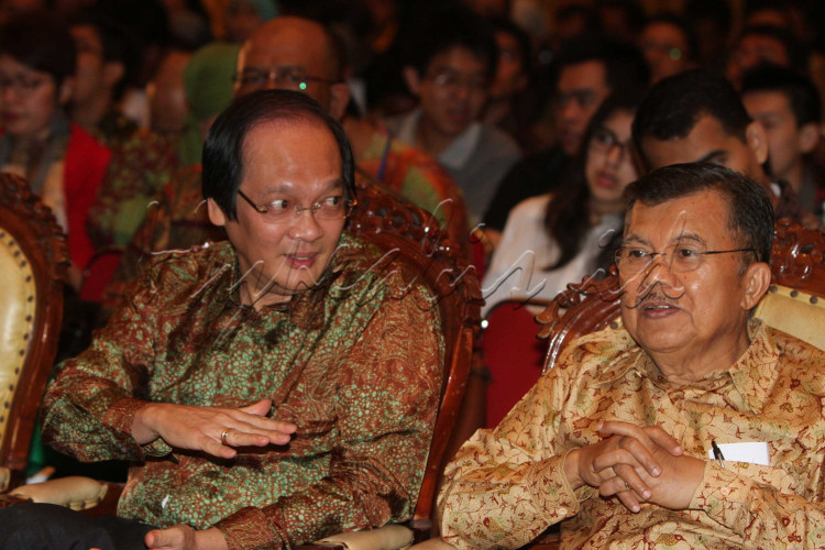 LOMBA FOTO EKSPRESI KEMERDEKAAN