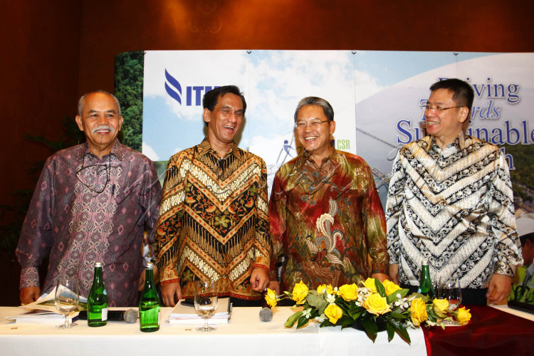 LOMBA FOTO EKSPRESI KEMERDEKAAN