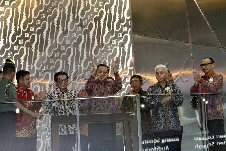 LOMBA FOTO EKSPRESI KEMERDEKAAN
