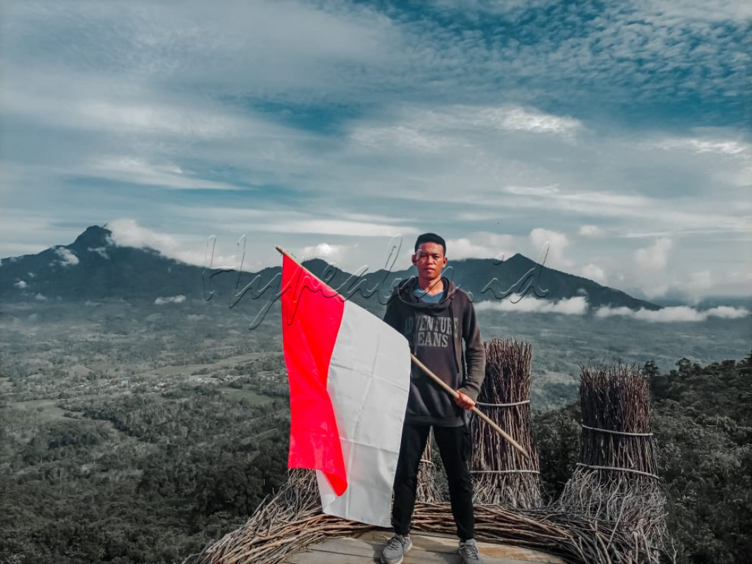 Perjuanganku lebih mudah karena mengusir penjajah, perjuanganmu lebih susah karena melawan bangsamu sendiri. Dirgahayu Republik Indonesia!
