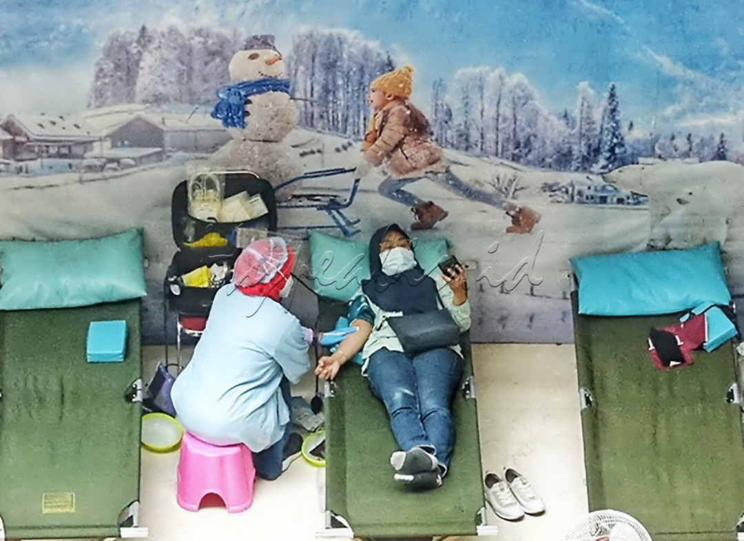 Banyak langkah diambil oleh pemerintah dan lembaga-lembaganya dalam menanggulangi virus Covid 19. PMI salahsatunya, PMI mengajak para mantan penderita covid 19 mendonorkan plasma convalesen untuk membantu penderita covid 19 saat ini yang sedang melonjak tinggi, untuk bersama-sama kembali bebas merdeka dari Covid 19 