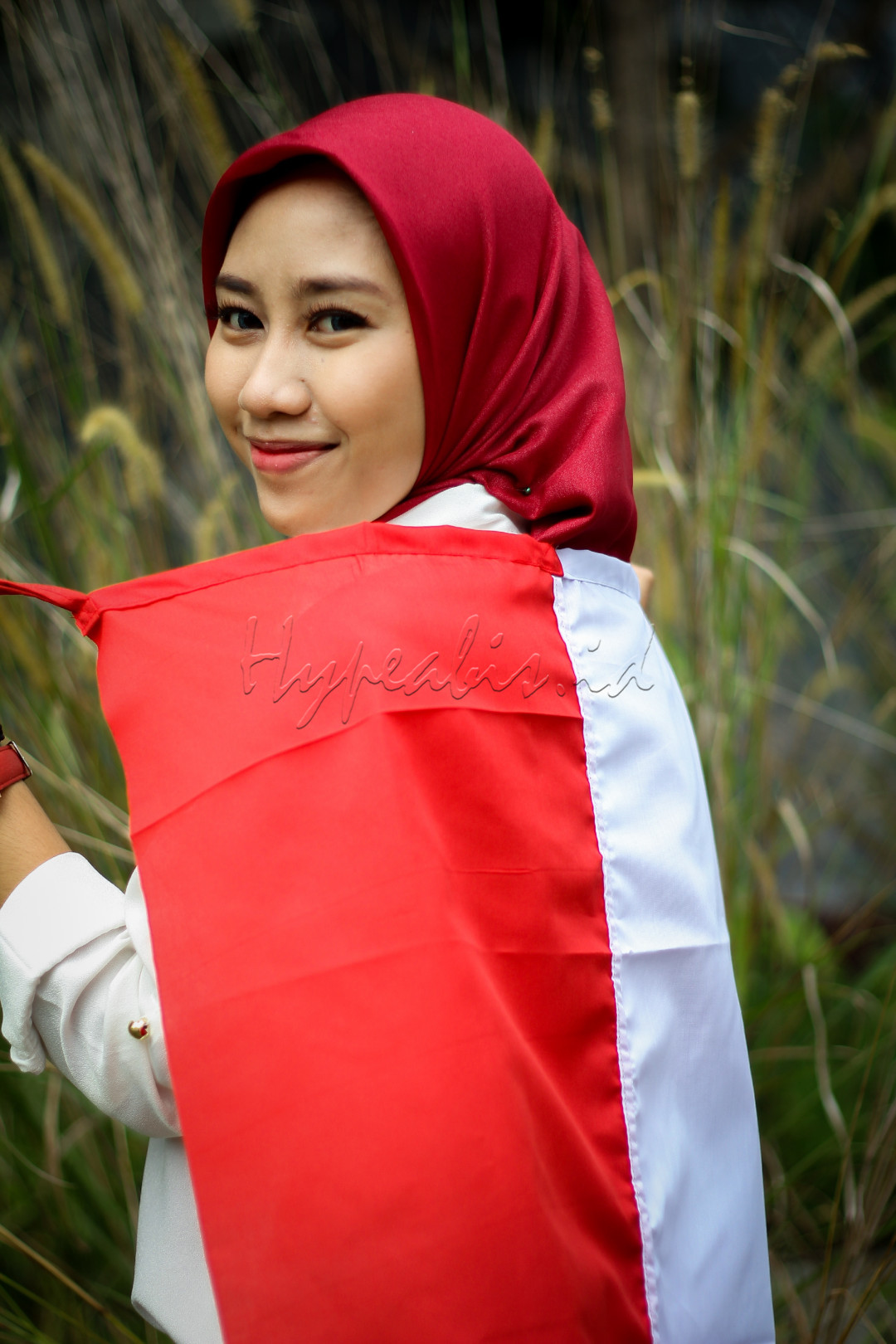 <span style="color:#ffffff;"><span style="background-color:#ff0000;">Merdeka bukan hanya sekedar Bicara tapi juga harus bisa Berkarya ~</span></span>
