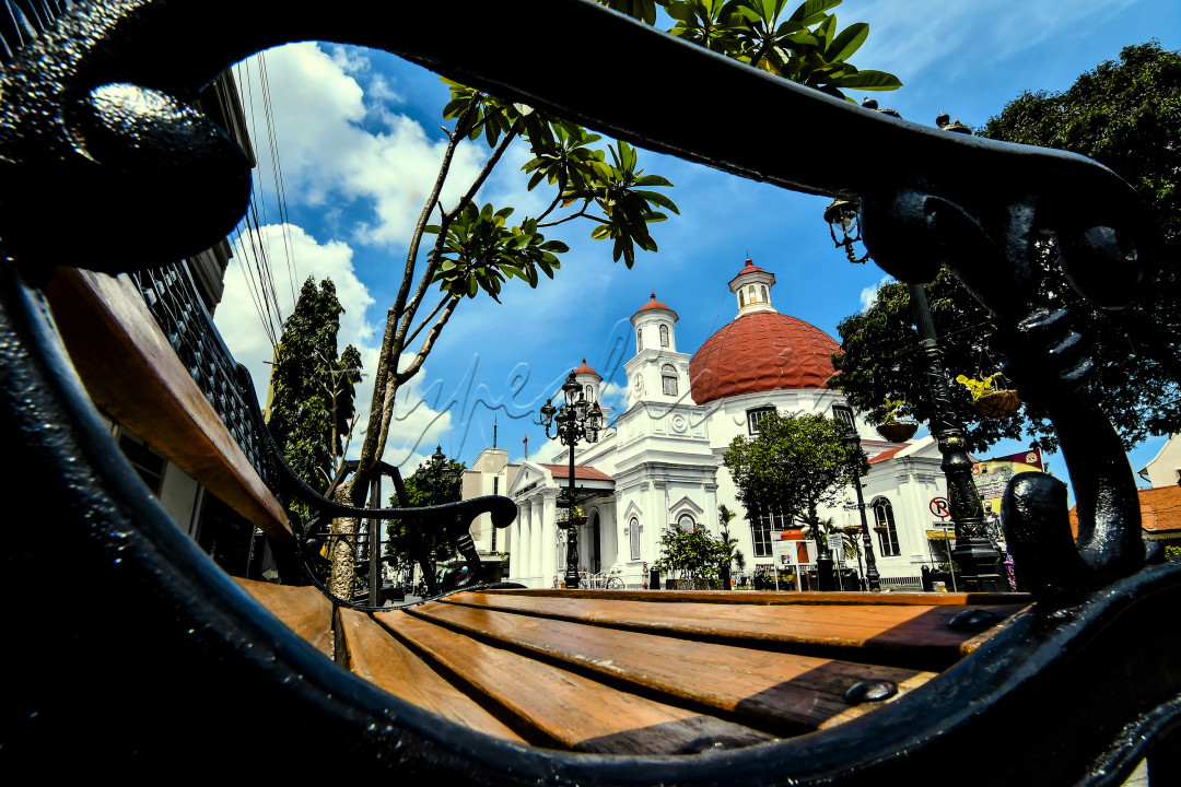 Gereja yang dibangun tahun 1753 merupakan ikon kota Semarang, Jawa Tengah.