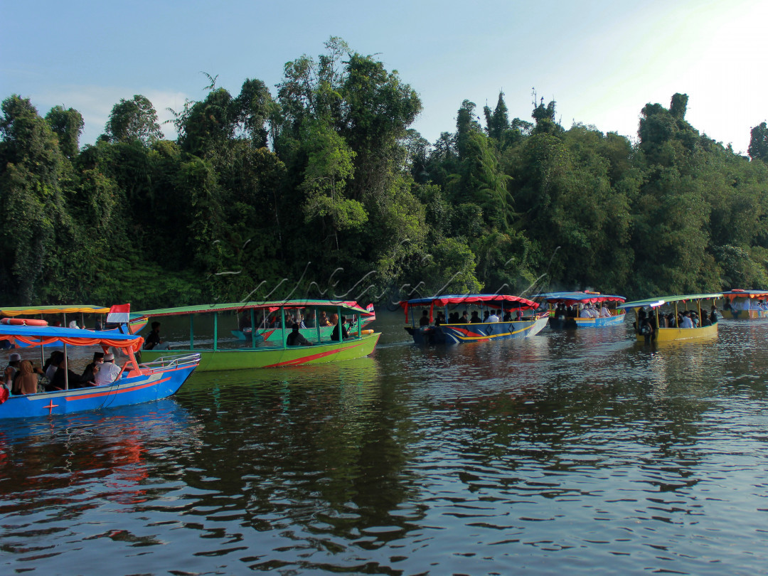 Perahu Budaya Nyangku merupakan sarana prasarana serta tempat wisata atau pariwisata yang berada di wilayah Jawa Barat 