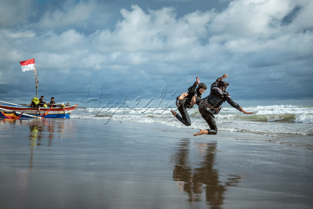 Silat On The Sea, sebuah Festival Pencak Silat kontemporer dari kota Pariaman Sumatera Barat.