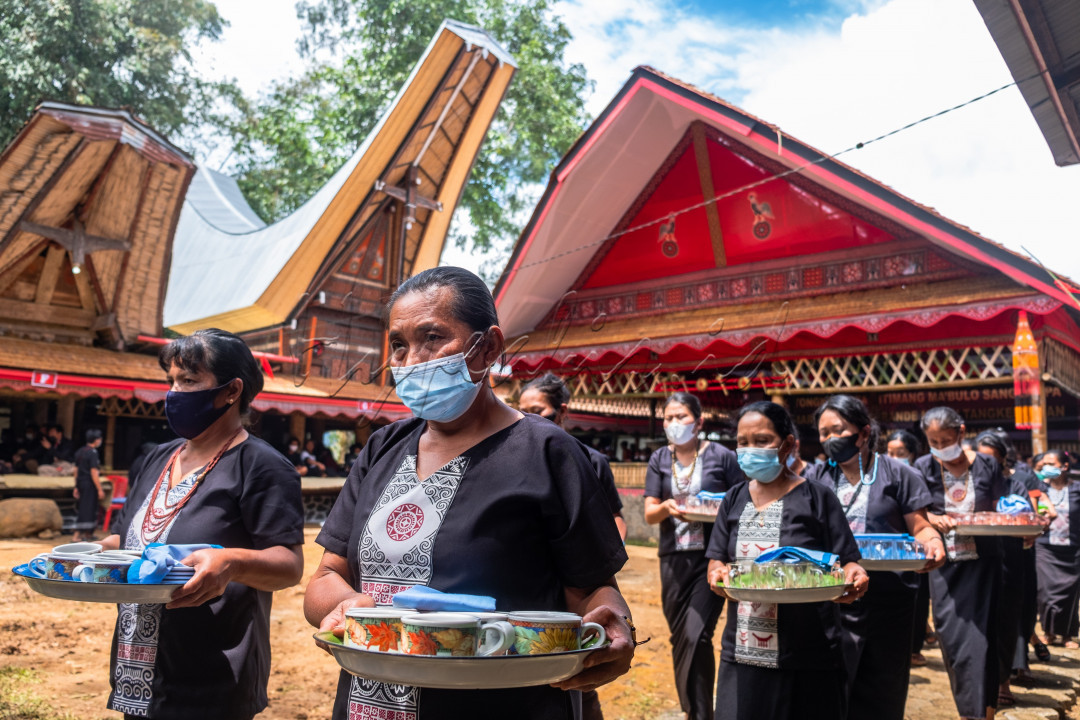 Ma tarima tamu adalah rangkain upacara kematian rambu solo di toraja
