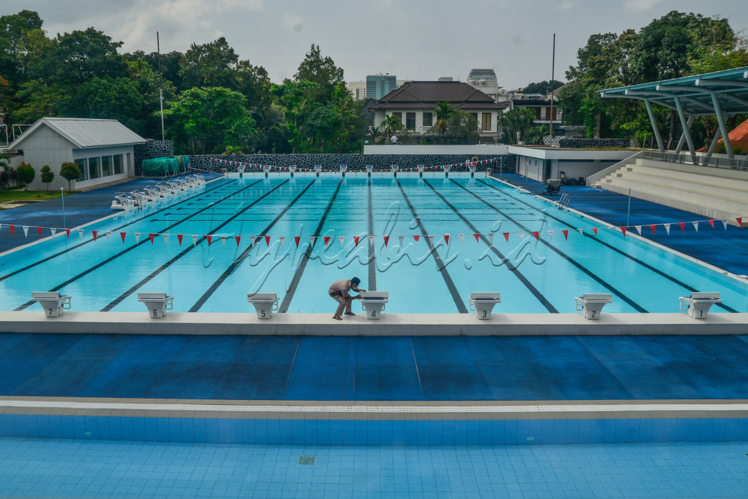 Kolam tersebut memiliki kedalaman 1,2 hingga 3 meter dengan panjang standar internasional 50 meter dan menunggu untuk diresmikan.