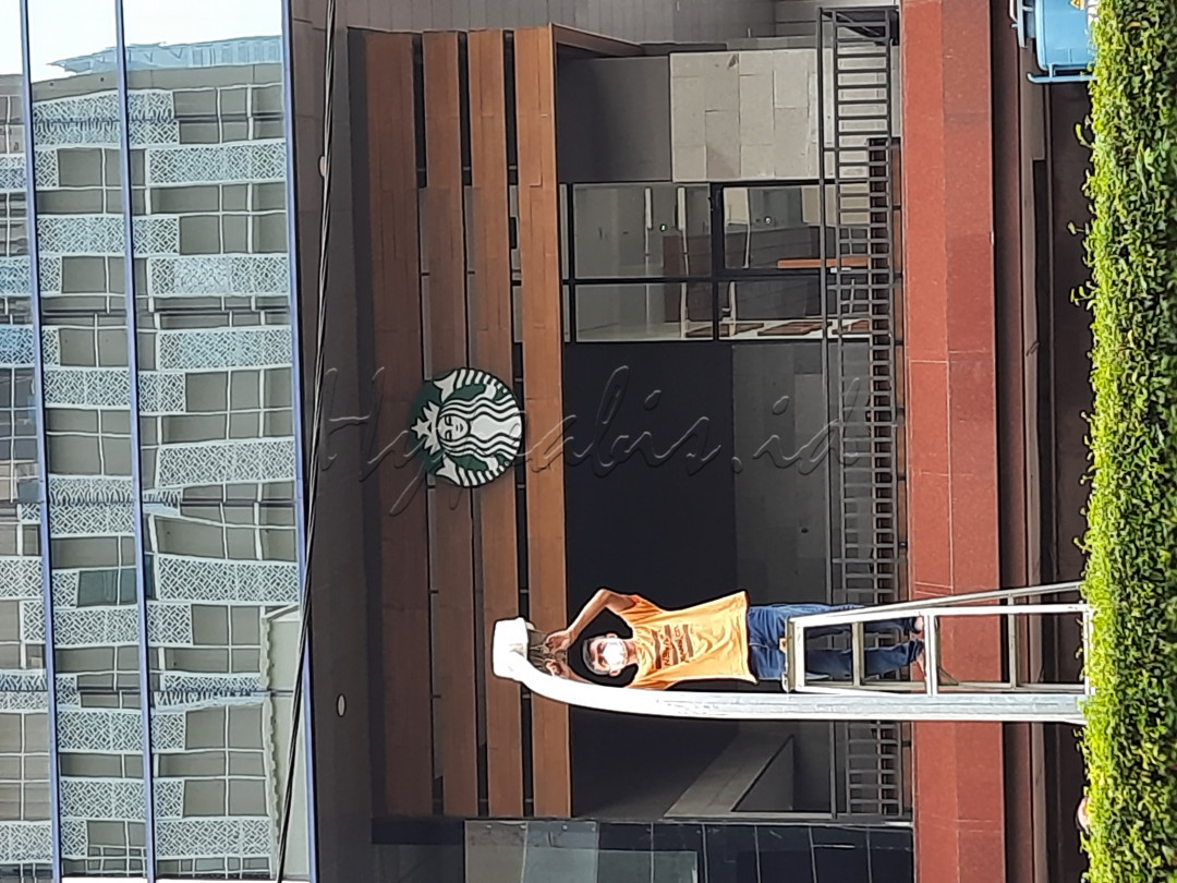 Hotel All Seasons Thamrin merupakan salah satu hotel yang bagus di daerah sekitar Jalan Jenderal Sudirman.<br />
Dibalik hotel dan fasilitas umum terkadang kita lupa dengan peran para Teknisi yang memperbaiki dan merawat fasilitas tersebut, sehingga kita selalu bisa menikmatinya dengan nyaman.
