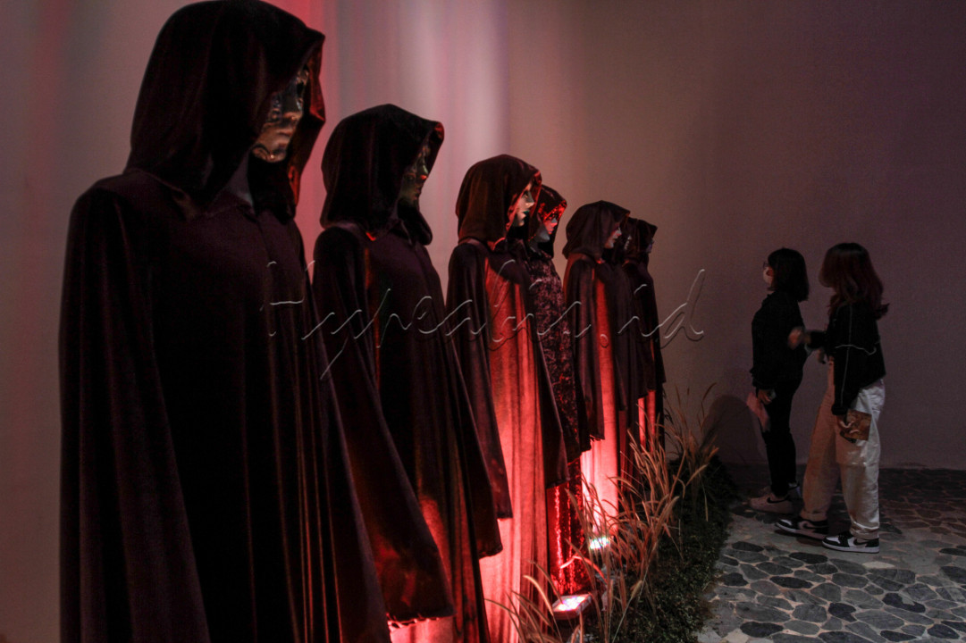 Komunitas Senyum ARMY atau Senyum Ungu Indonesia Foundation menggelar pameran bertajuk REMEDY untuk merayakan ulang tahun boyband asal Korea yaitu BTS yang ke-9.