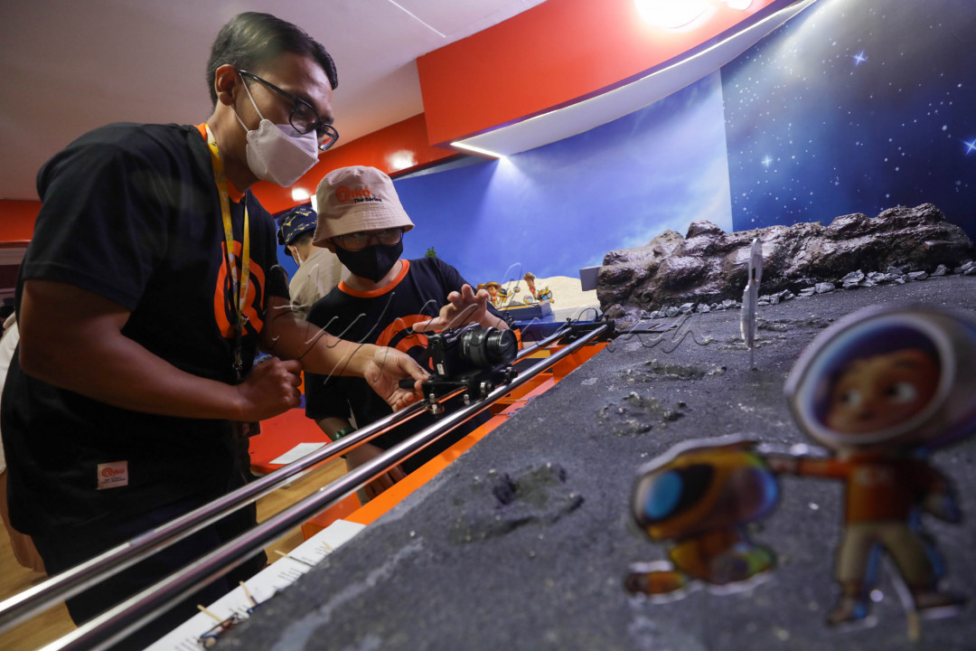 KidZania Jakarta merupakan pusat rekreasi waralaba asal Meksiko yang menyajikan konsep bermain sambil belajar bagi anak-anak usia taman kanak-kanak sampai dengan sekolah dasar. 