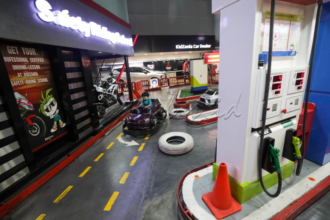 Dengan konsep replika kota dalam ukuran anak-anak, wahana bermain ini memiliki konsep yang cukup menarik. KidZania memiliki jalan raya, bangunan, ritel juga berbagai kendaran yang berjalan di sekeliling kota. 