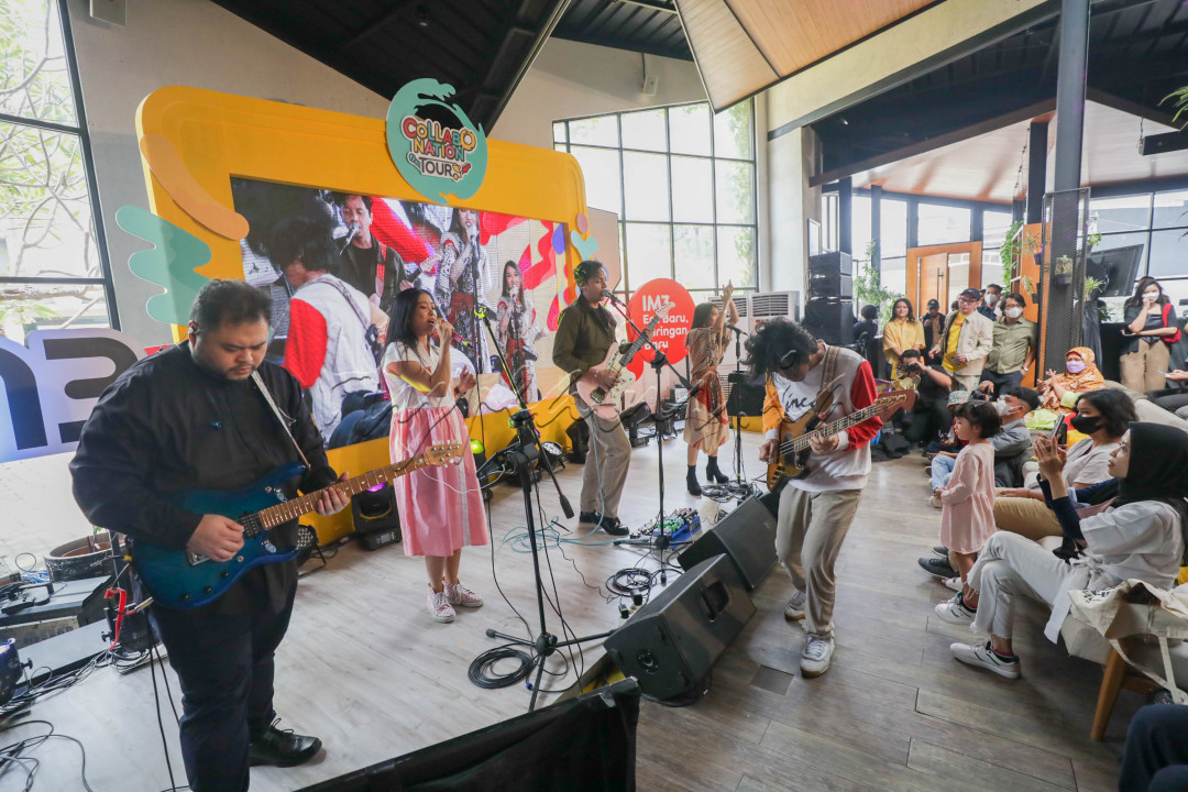 Indosat Ooredoo Hutchison (IOH) menghadirkan IM3 Collabonation Tour yang merupakan konser offline keliling Indonesia pertama setelah pandemi. Konser yang akan diadakan di 50 kota ini akan dimeriahkan oleh berbagai musisi ternama Tanah Air seperti Raisa, Kunto Aji, Rendy Pandugo, Barasuara, Nadin Amizah, Hindia dan lainnya.