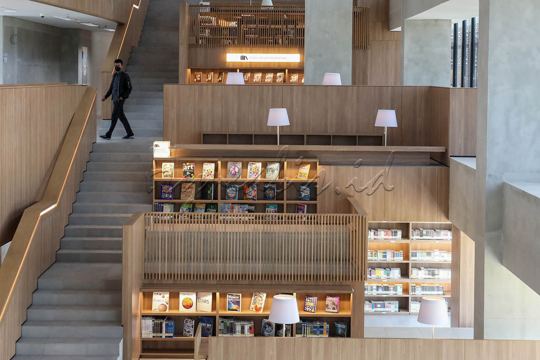 Pekerjaan proyek Revitalisasi TIM Tahap I mencakup bagian Gedung Parkir & Taman, Perpustakaan, Wisma Seni dan Masjid Amir Hamzah. <br />
