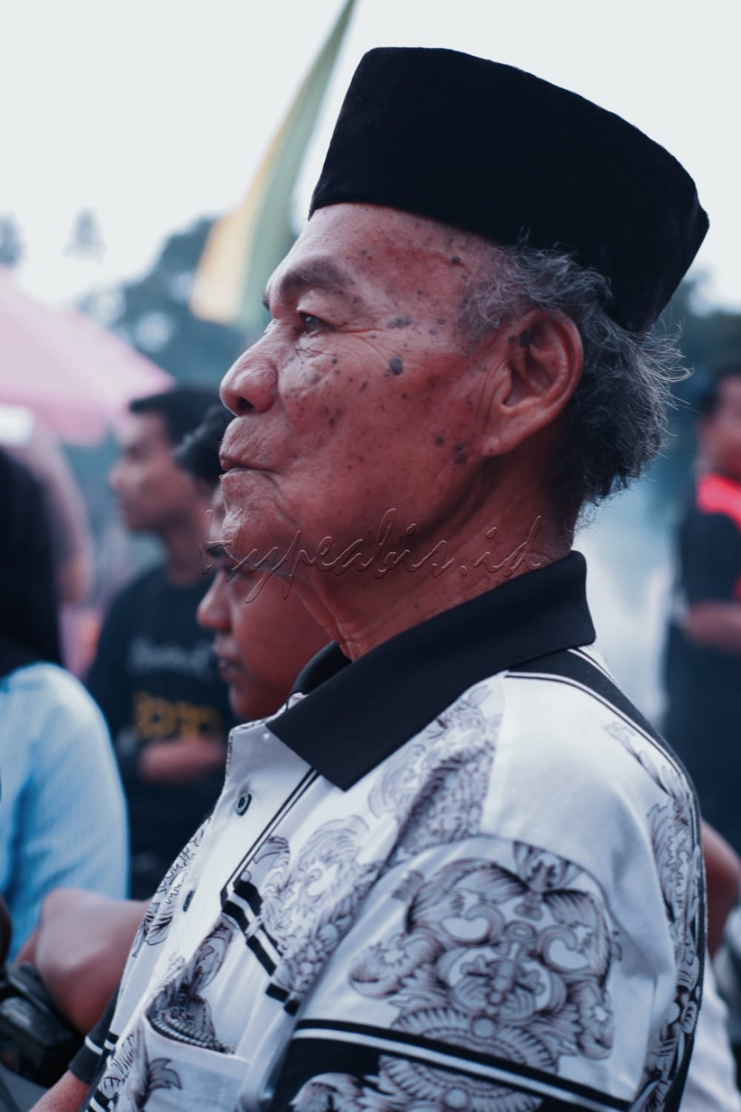 BAPAK adalah ketauladanan bagi anaknya. Anak-anak yang mengenangnya, kebahagian bagi setiap orang yang menjadi seorang bapak!!