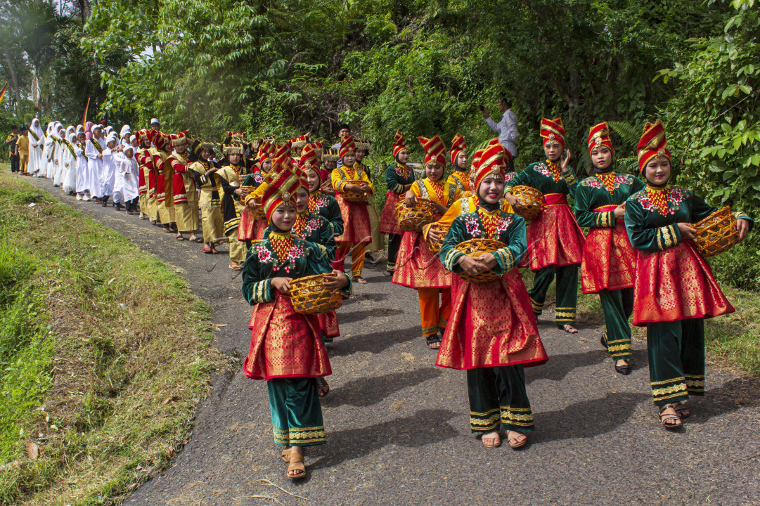 Baarak Durian Nagari Gunuang Rajo<br />
<br />
Festival Budaya NAgari Gunuang Rajo, Kabupaten Tanah Datar, dimana daerah ini adalah salah satu penghasil durian terbaik didaerah Sumatera Barat. dan diadakan arakan durian untuk mengenalkan Durian Gunuang Rajo.